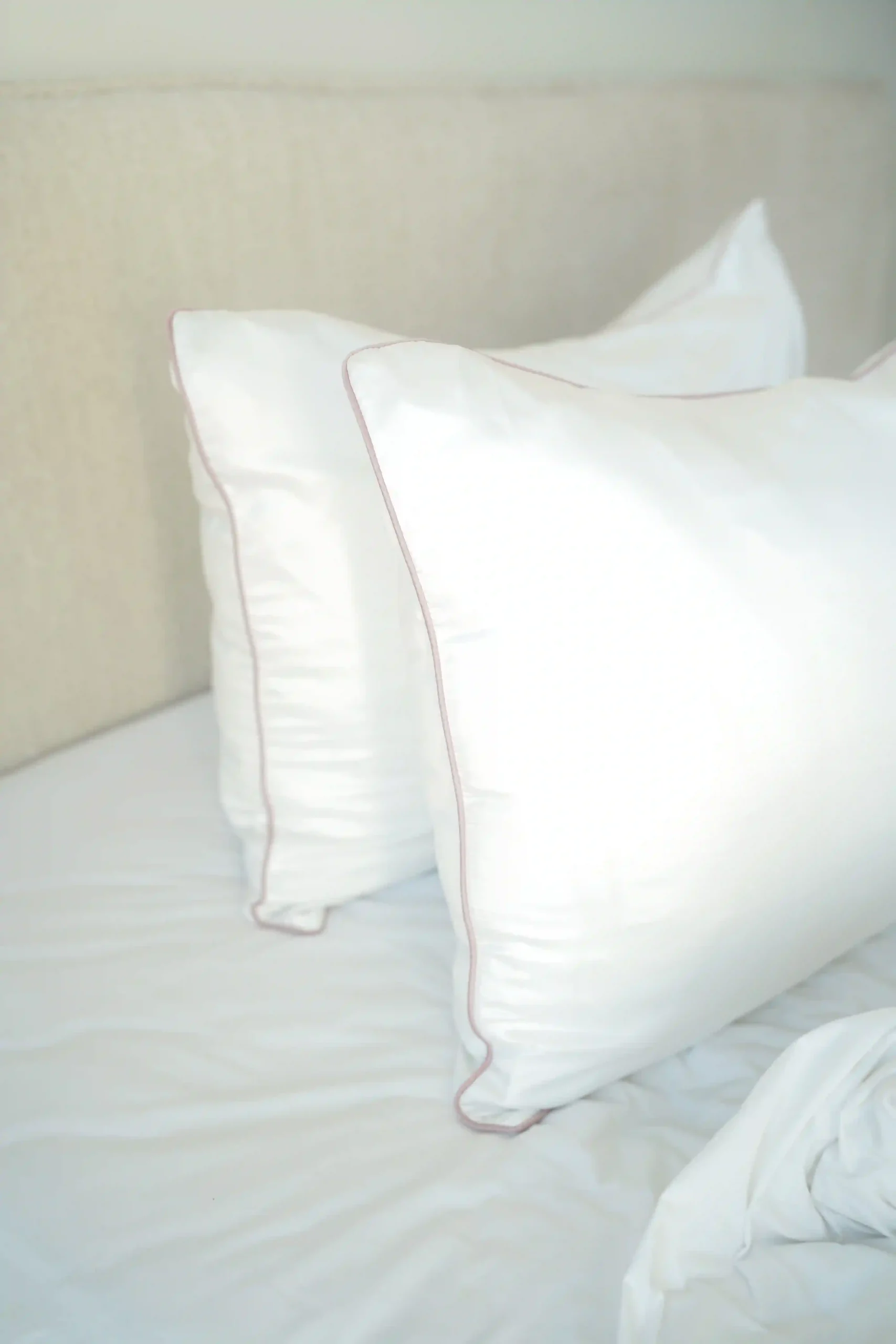 100% Silk White Pillowcase with Pink Piping