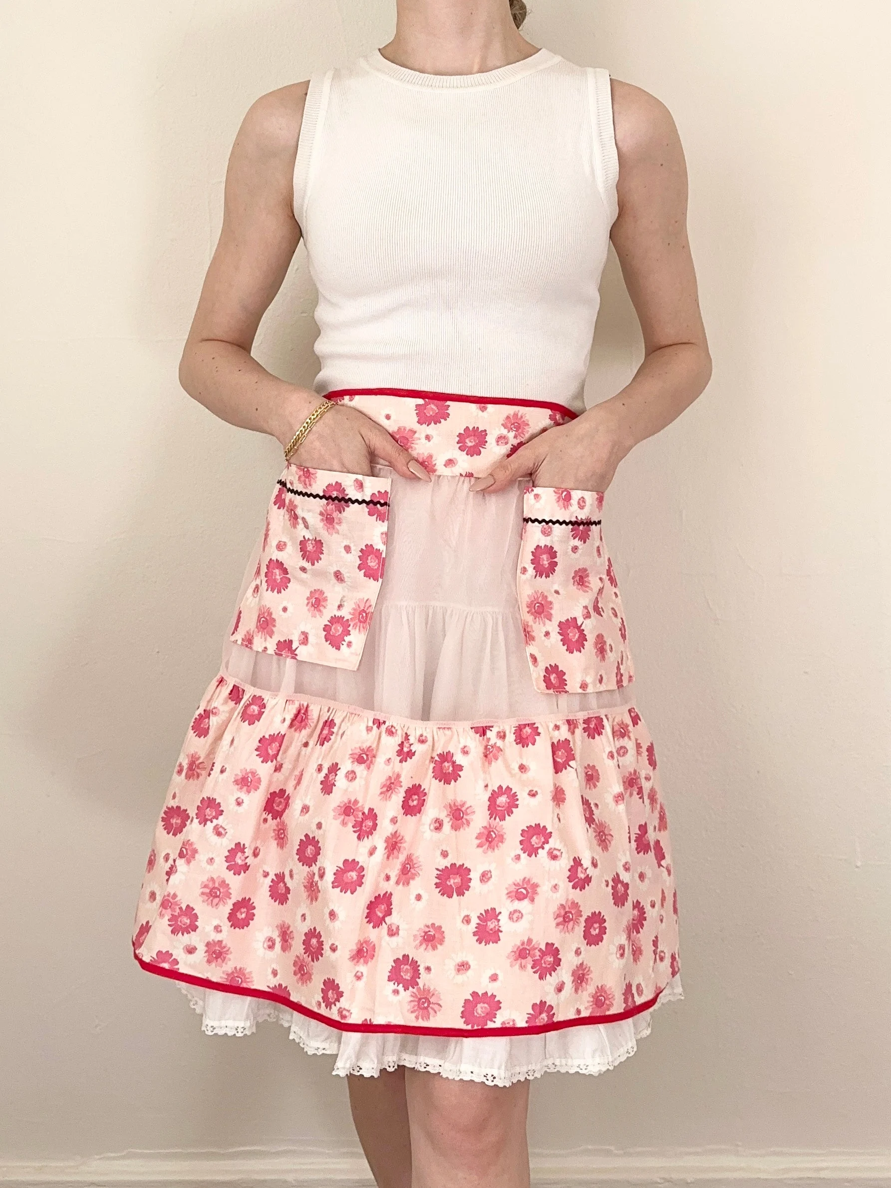 1950s Pink Daisy Flower Apron