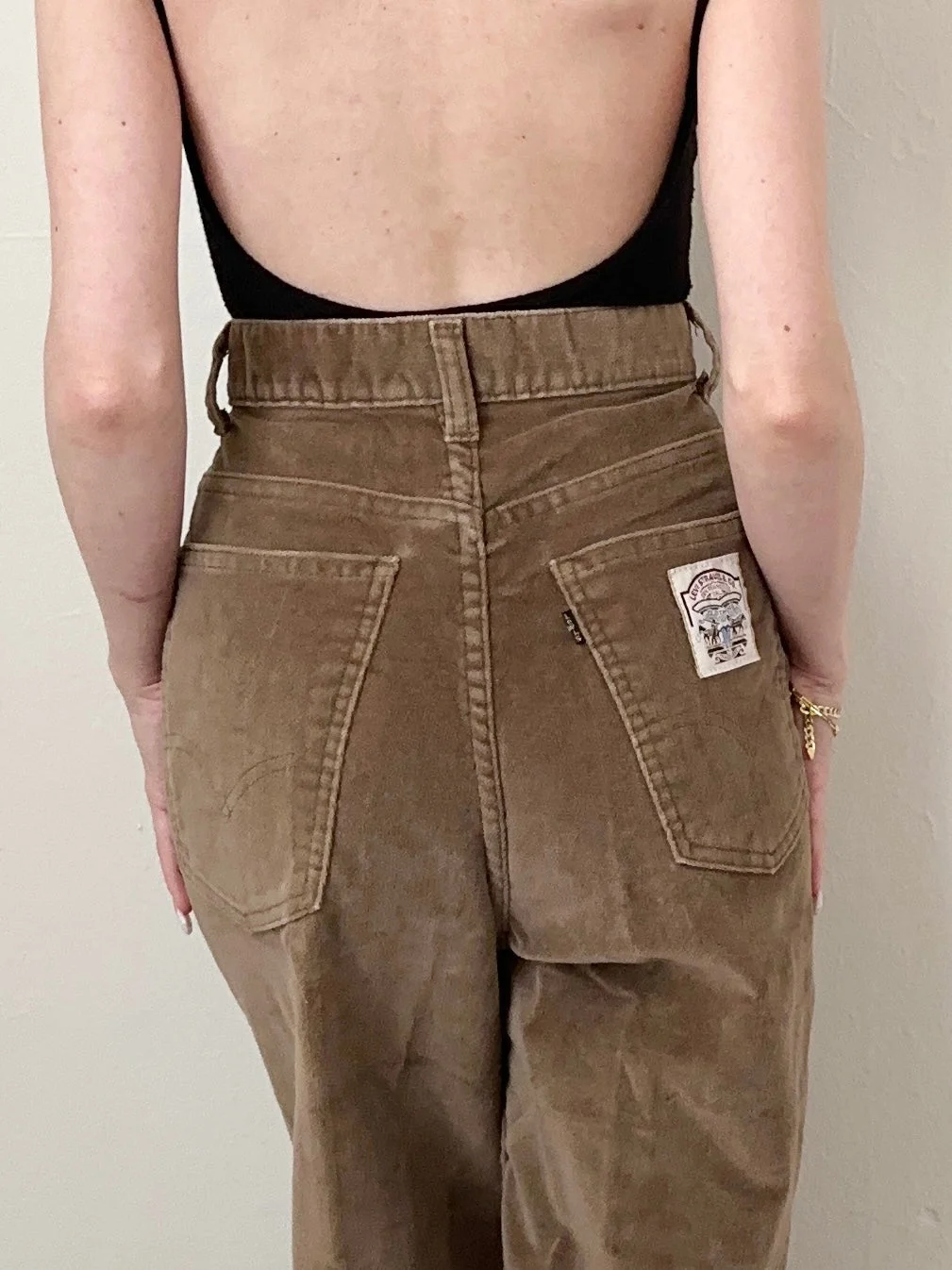 1970s Taupe Black Tab Velvet Levi’s Pants (28”)