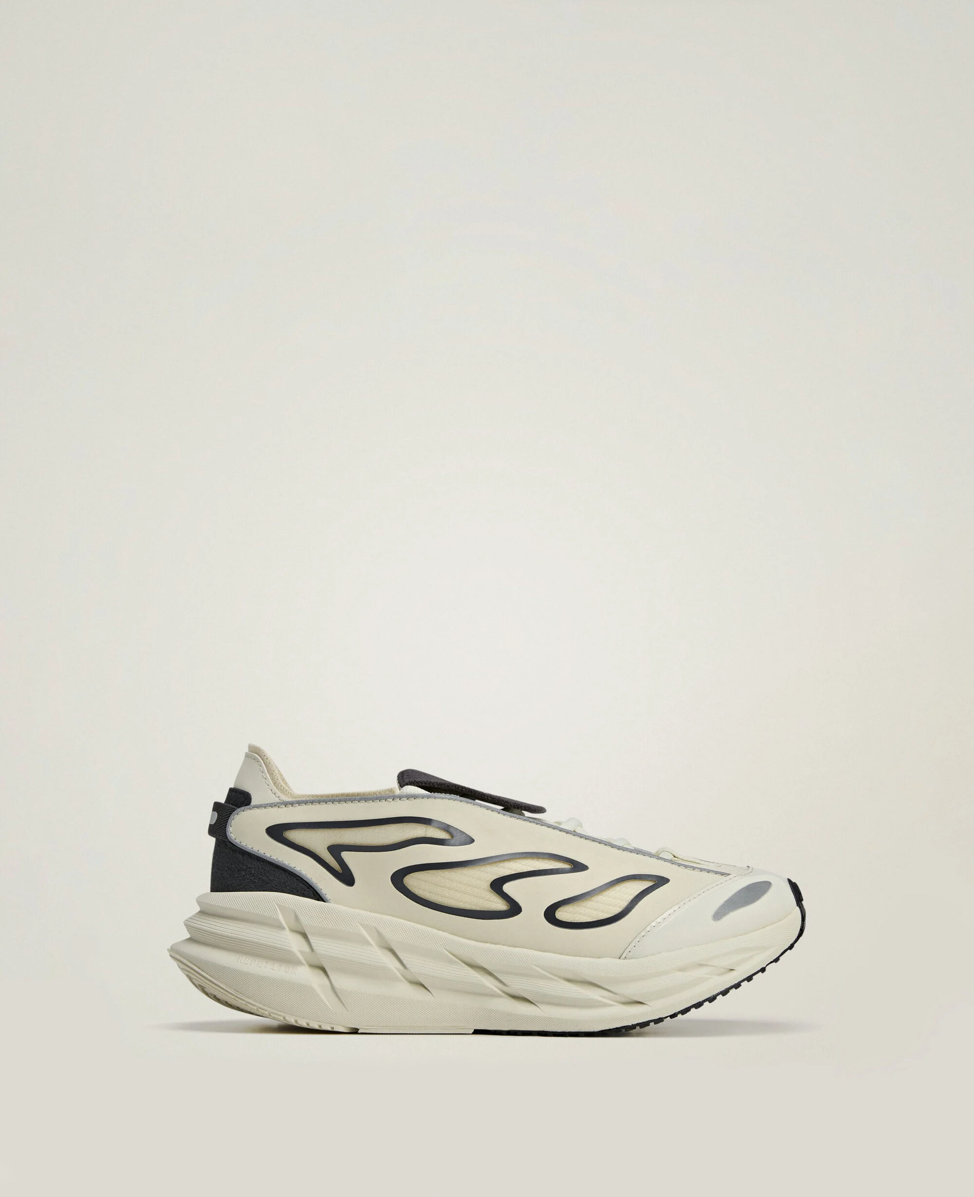 ADISTAR Distance Running Trainers