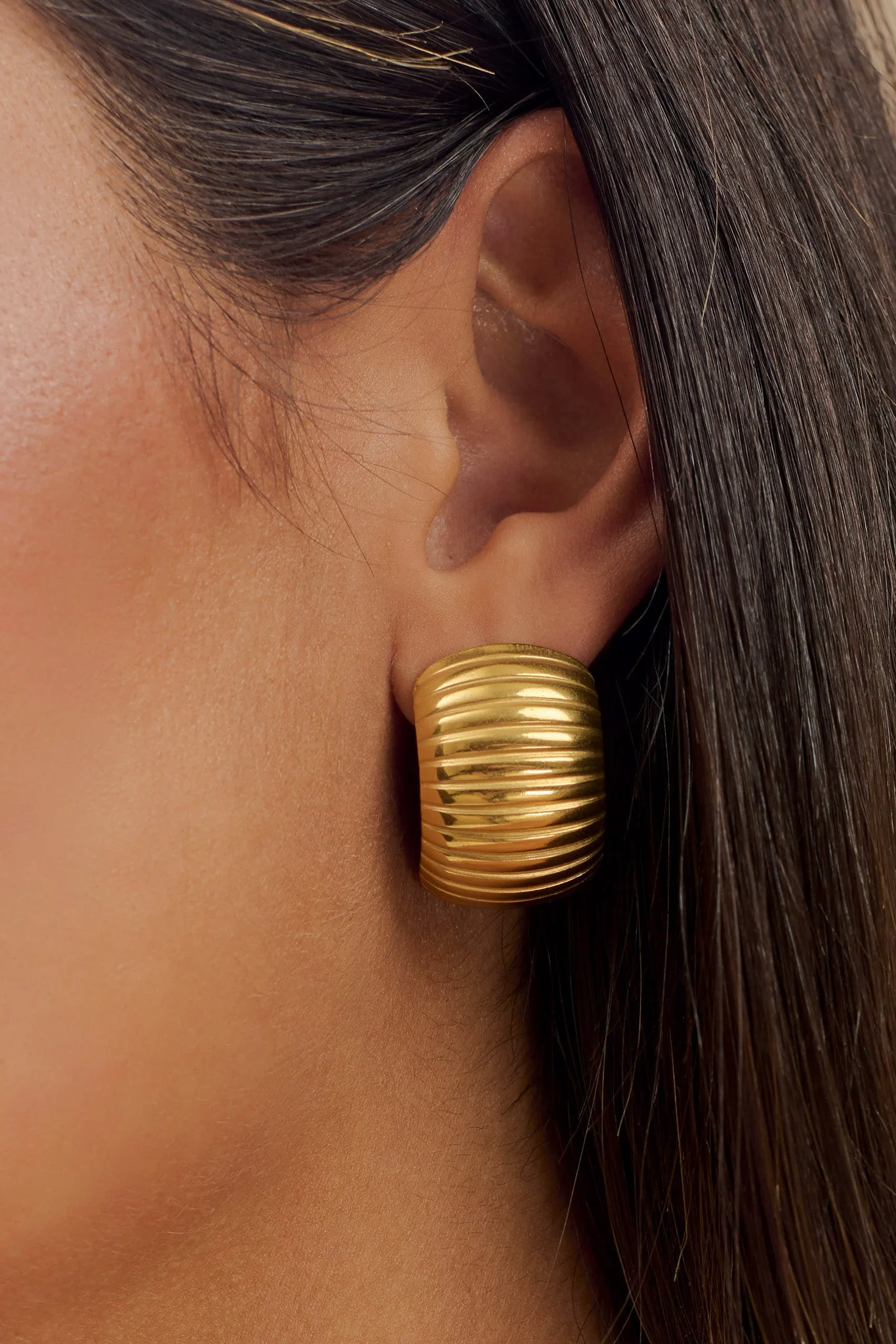 AmeliaFINAL SALETextured Hoop - Gold