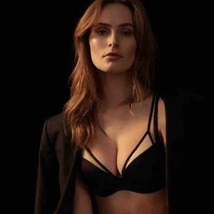 Amman Padded Plunge Bra