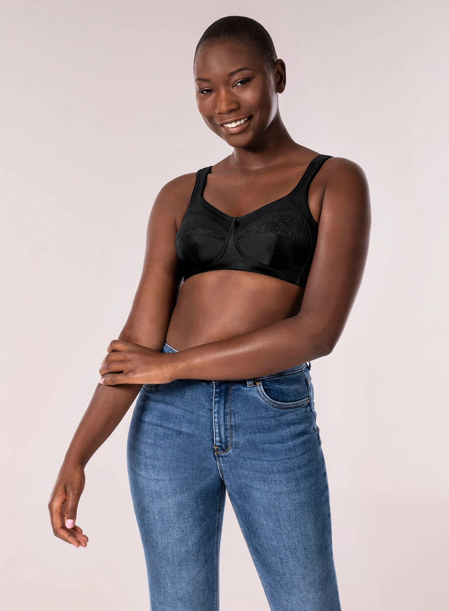 Amoena: Isadora Soft Cup Mastectomy Bra Black