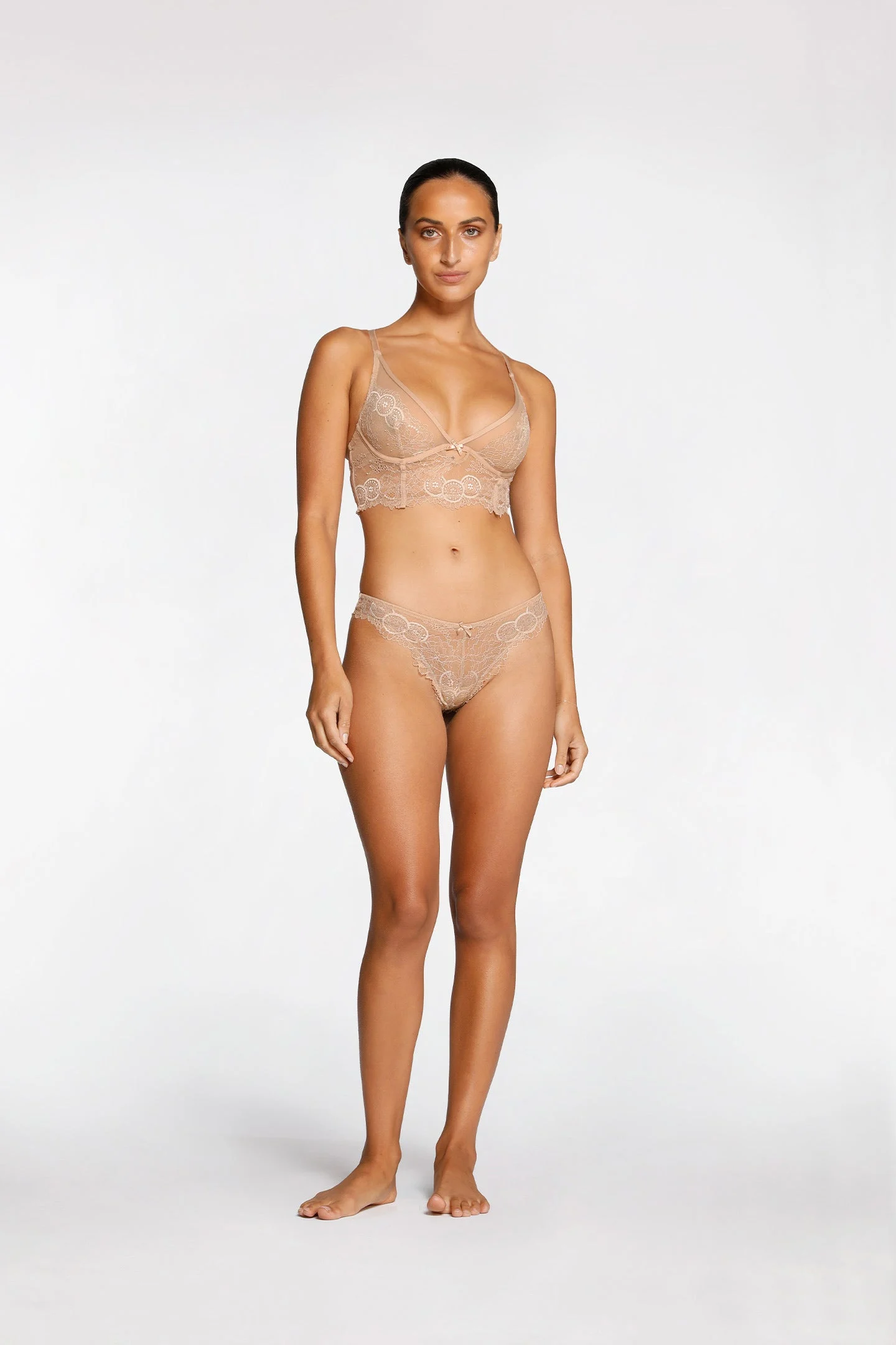 AMOUR PLUNGE SOFT CUP BRA