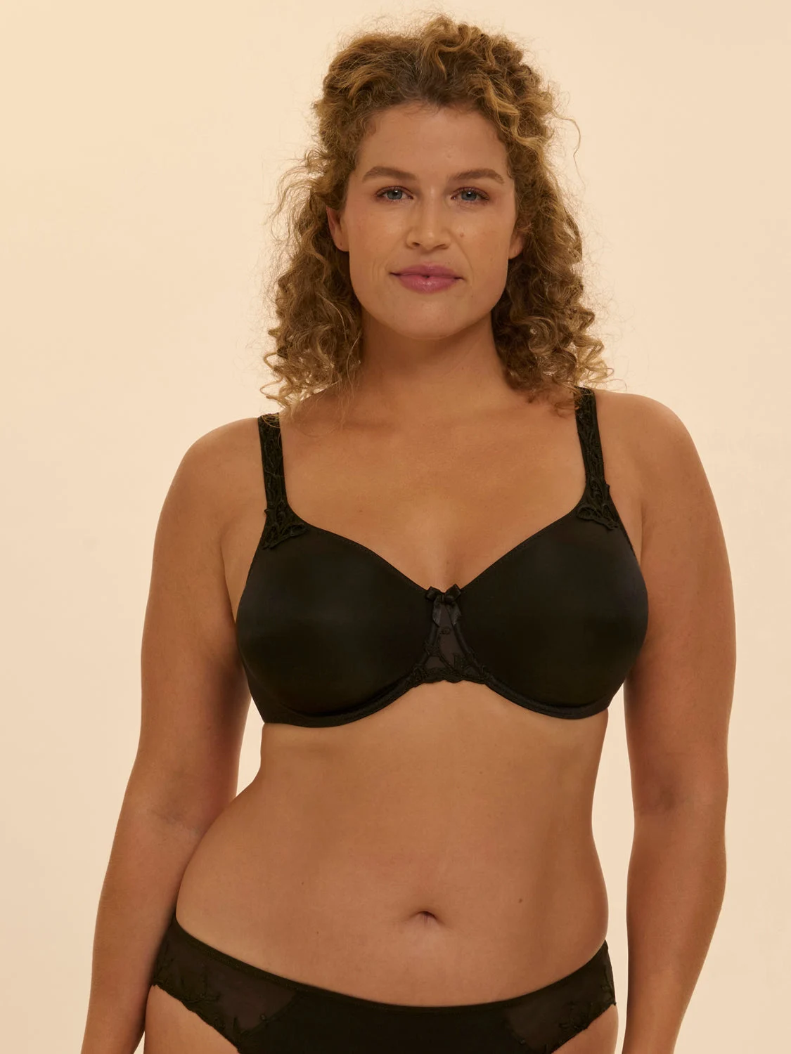 Andora Rigid Seamless Bra - BlackRegular price