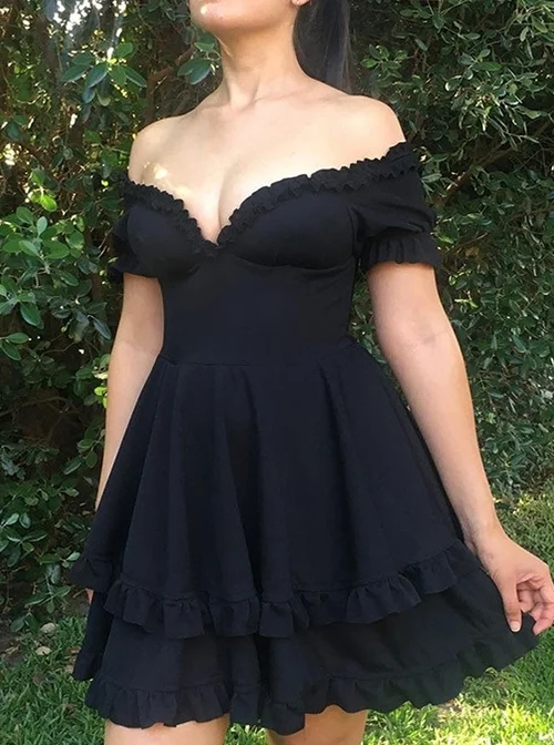 Black Casual Sexy Deep V Neck With Pleated Lace Design Gothic Style Solid Color Short Sleeved Dress