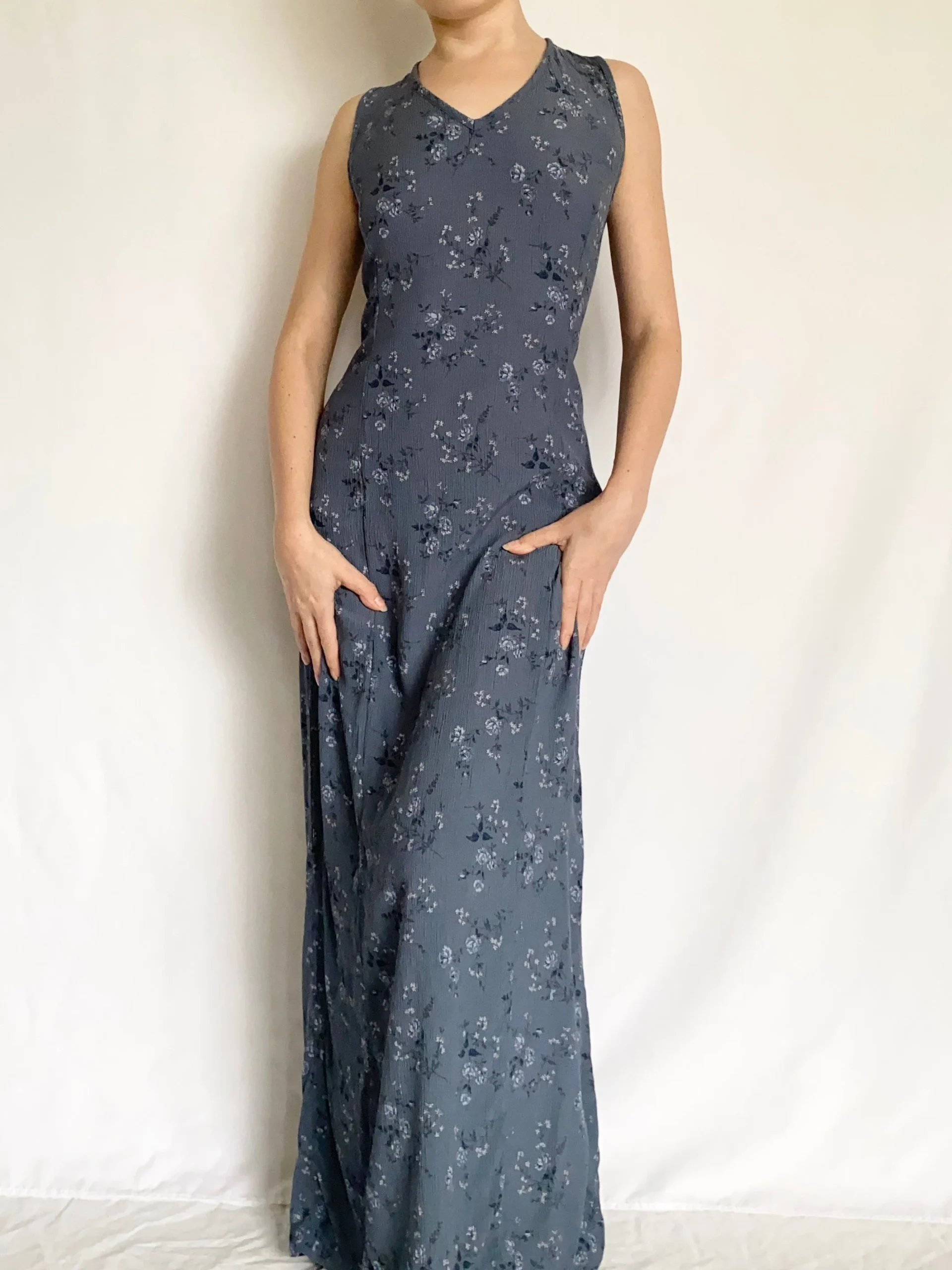 Blue Roses 1990s Dress (8)