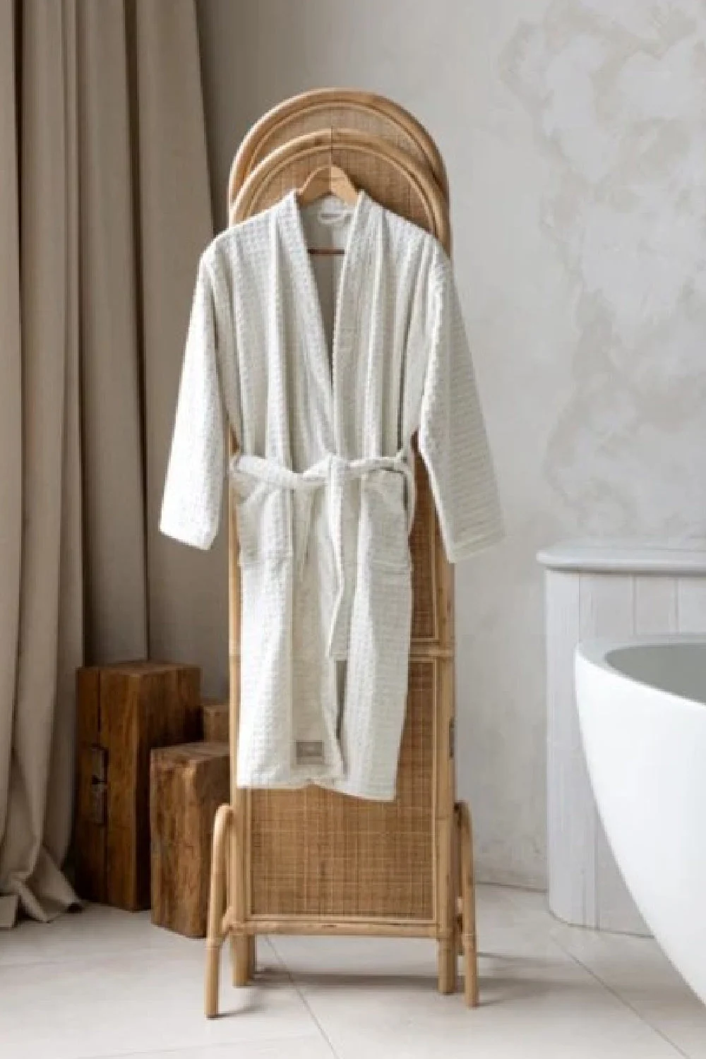 Bushta Living Everyday Bathrobe, Star White