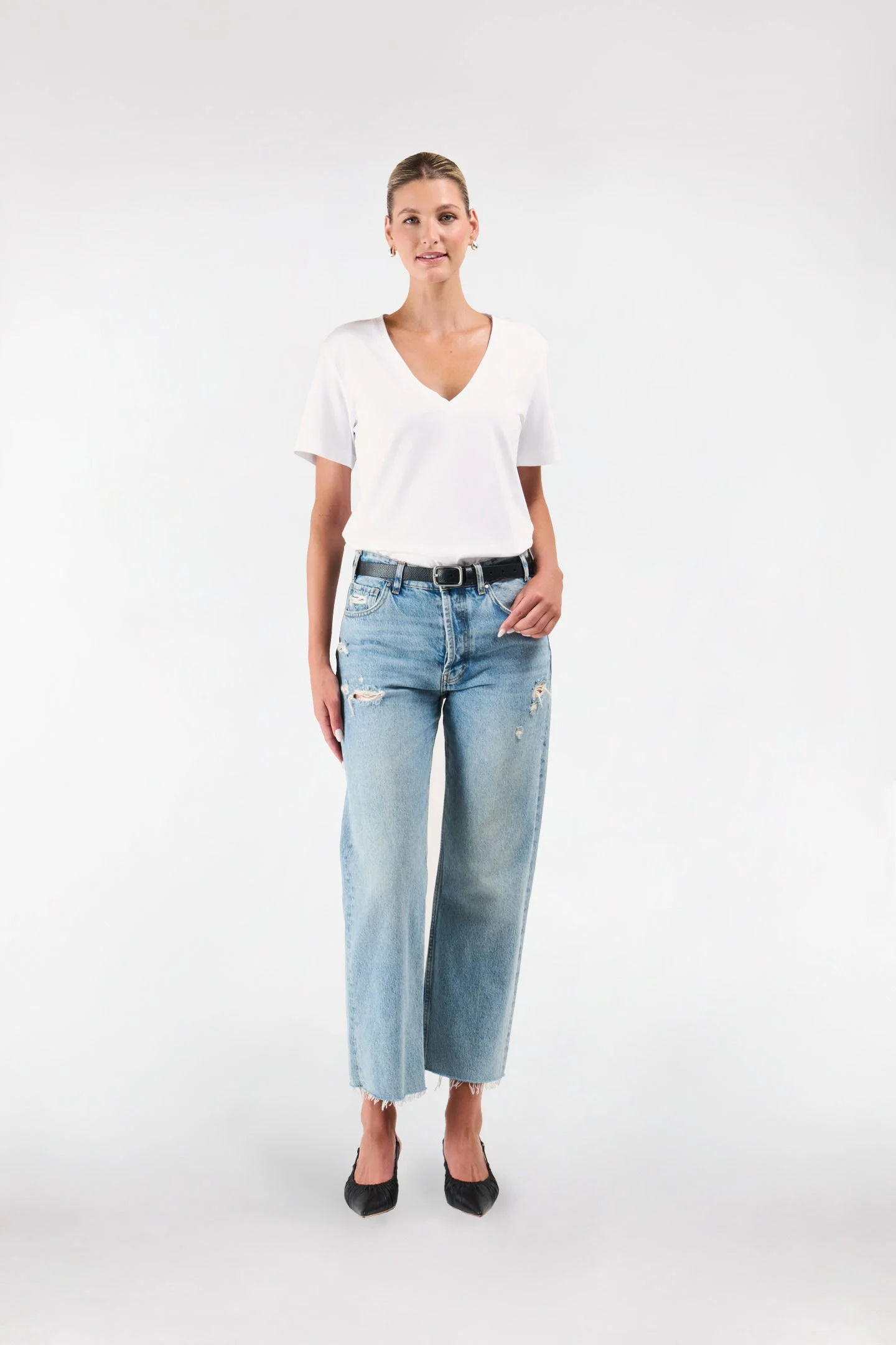 CLASSIC V NECK T SHIRT