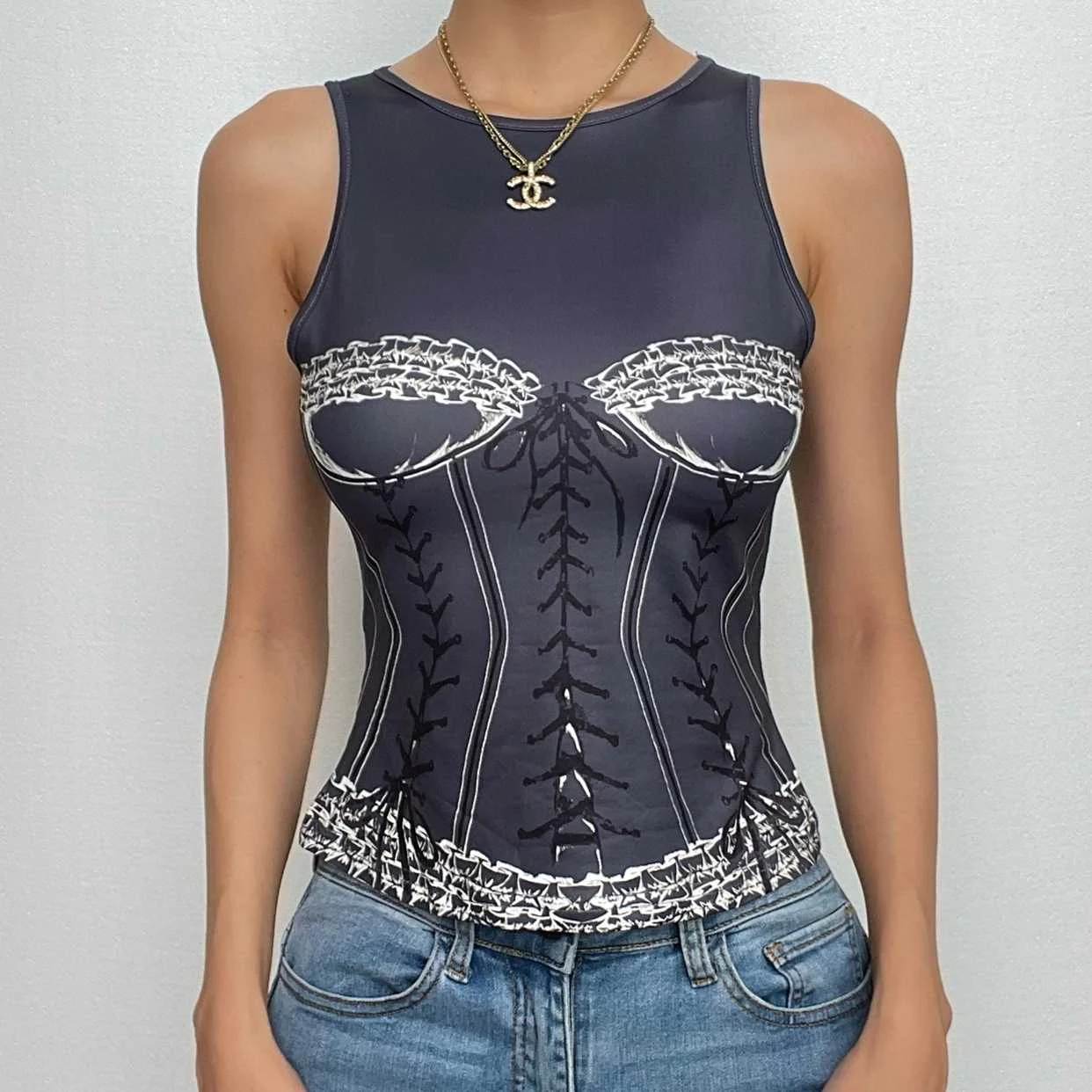 Contrast print sleeveless round neck top