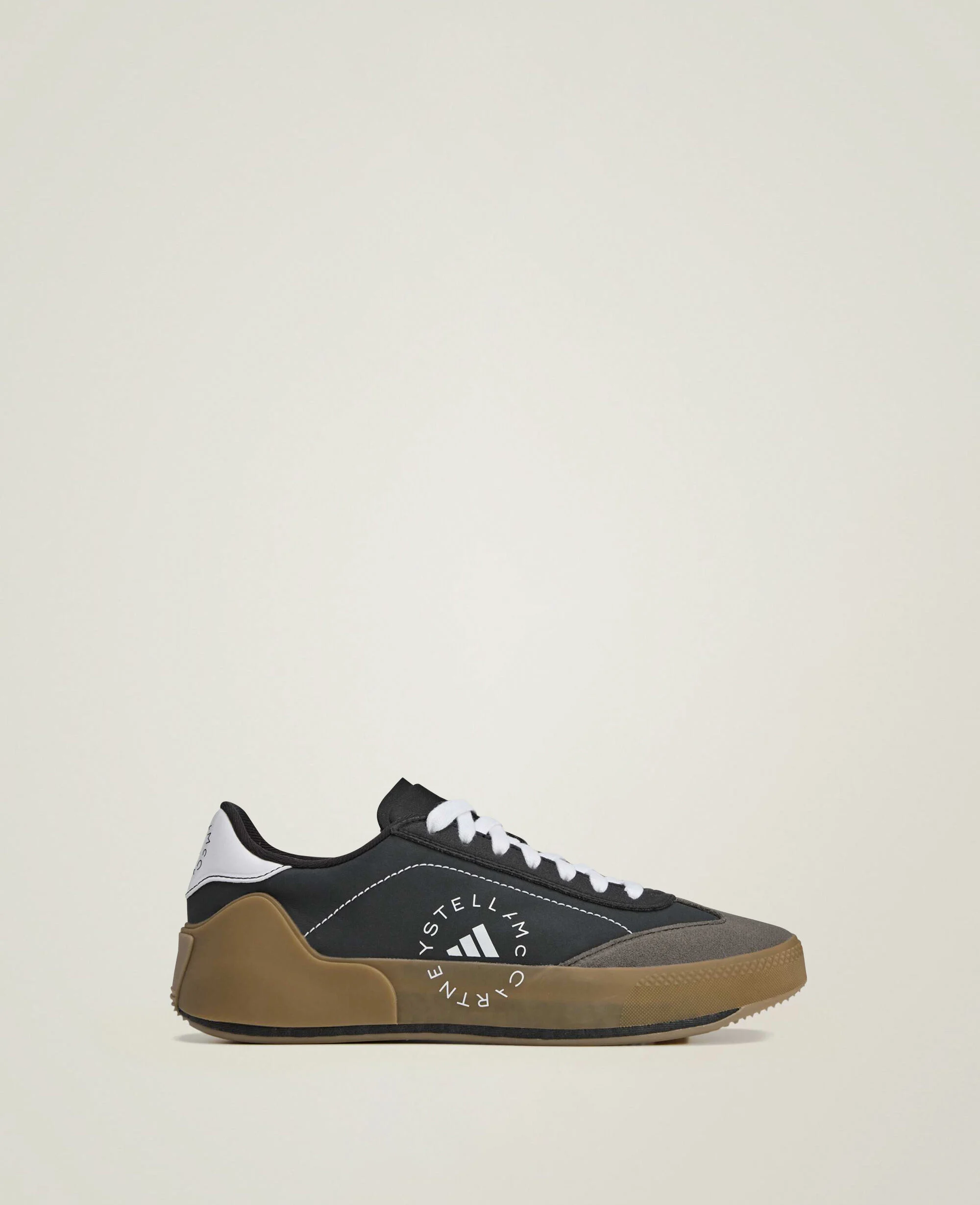 COURT BOOST Trainers