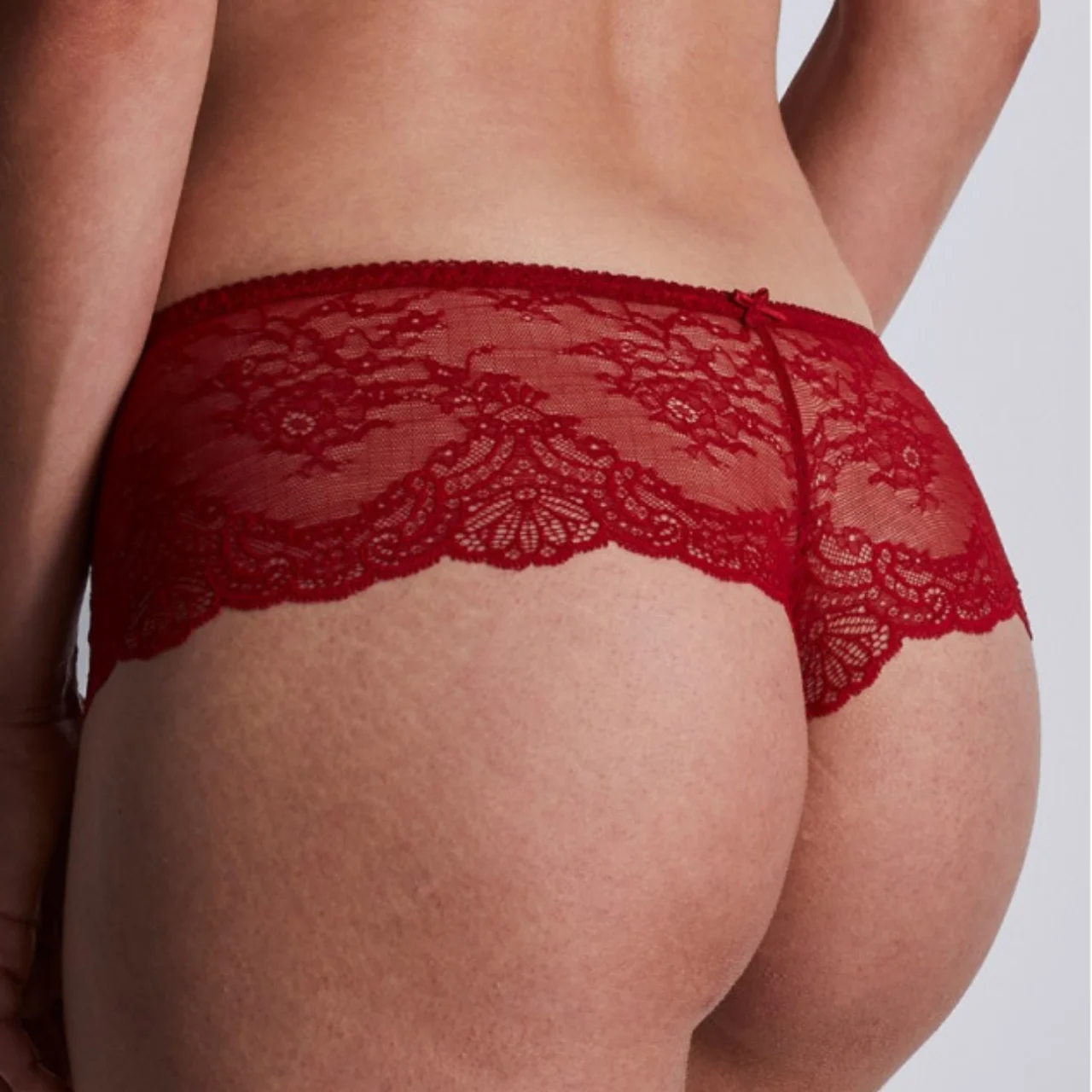 Danse Des Sense Shorts in Red