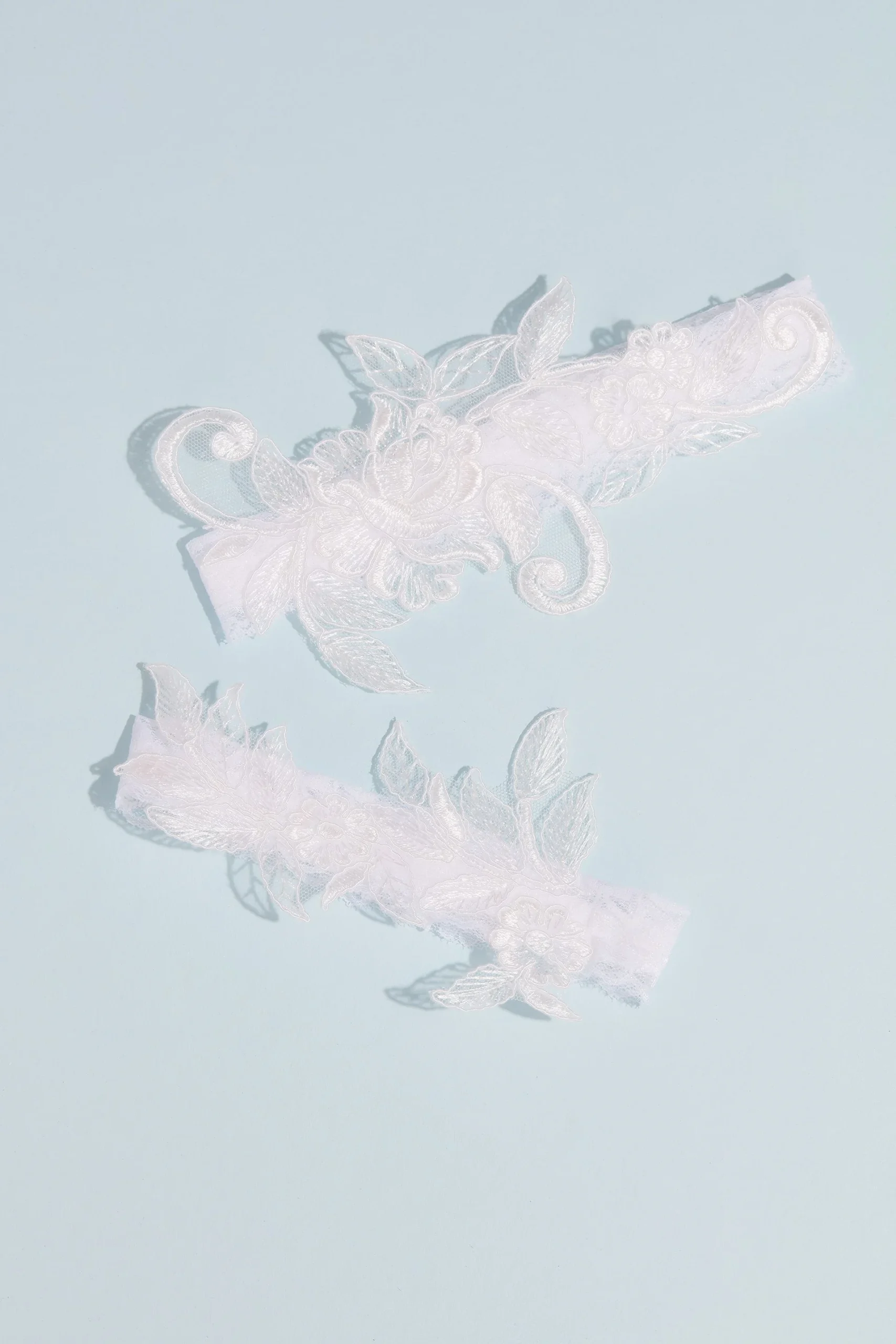 Embroidered Lace Flower Garter Set