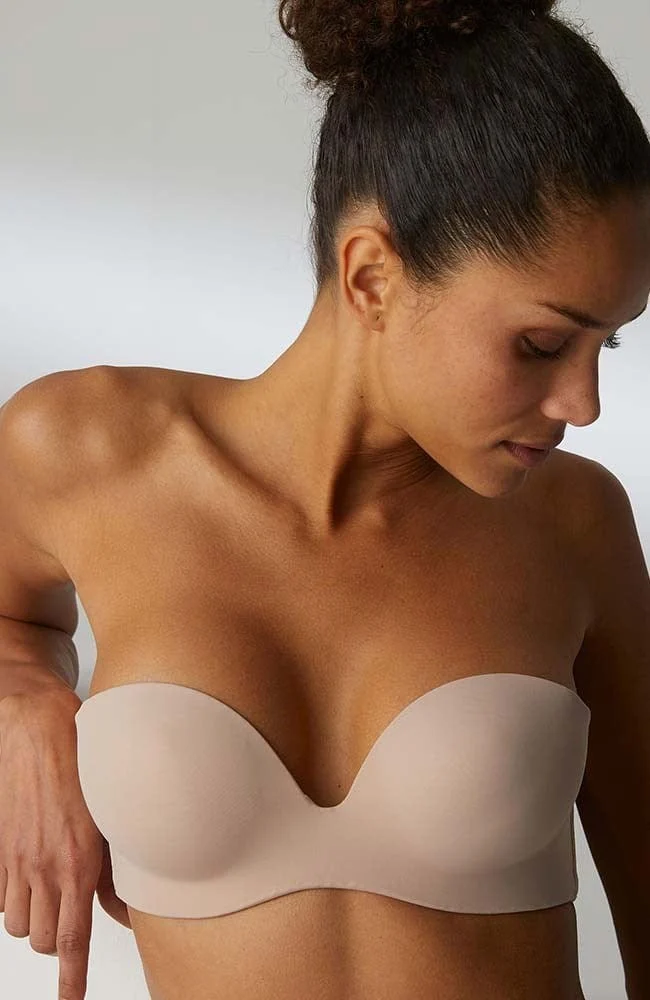 Essential Strapless Bra and Uniq Seamless Brief Set
