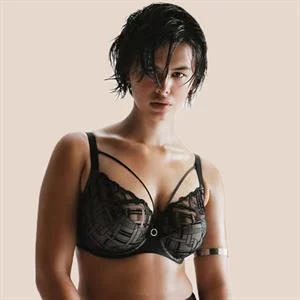 Graphic Support Very Covering Underwired Bra