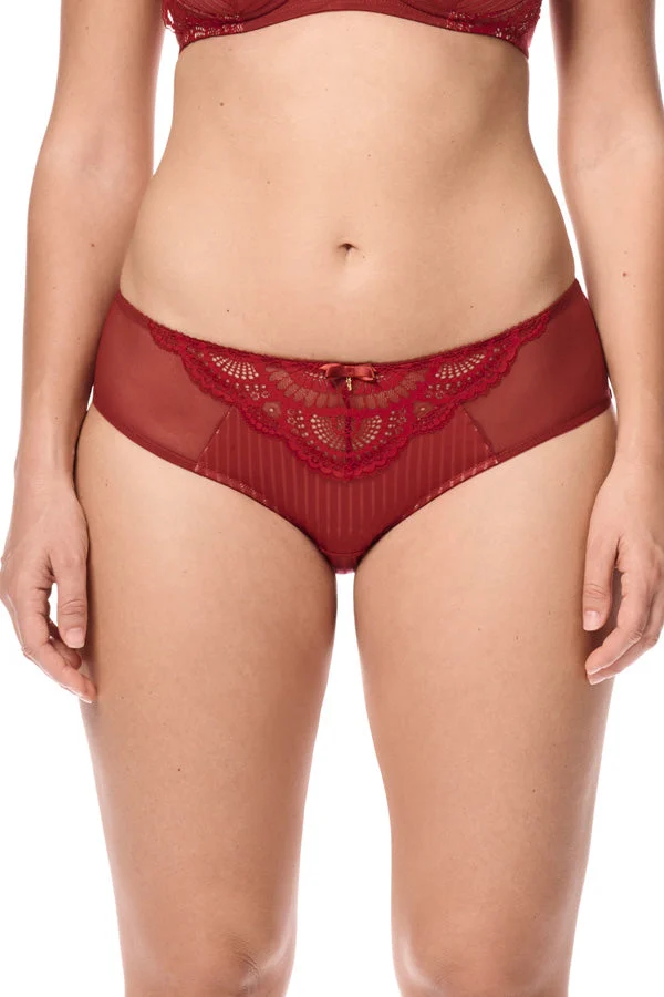 Karolina Brief