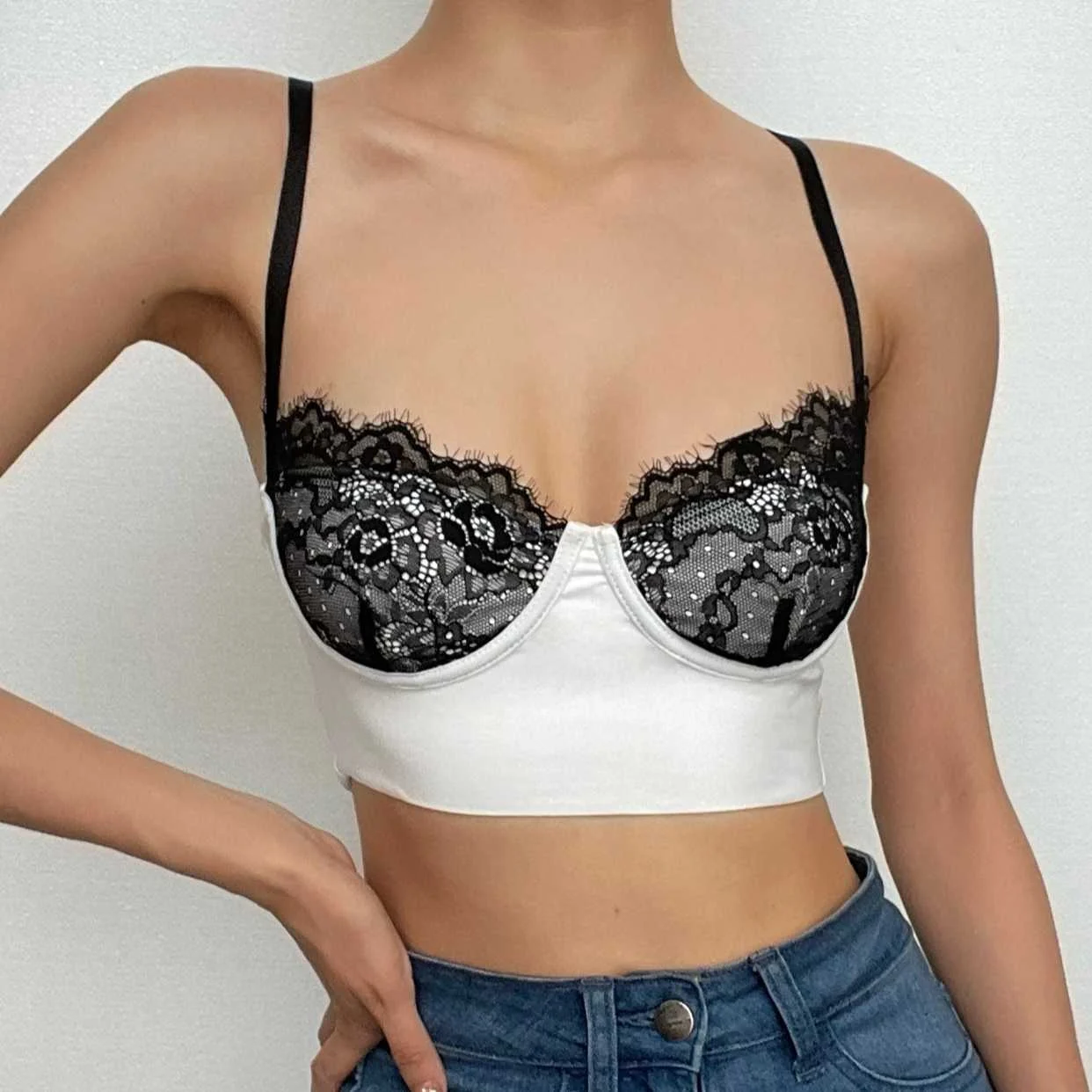 Lace patchwork backless low cut contrast cami crop top
