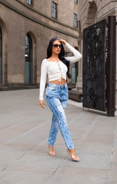 Light Blue Acid Wash Distressed High Waisted Mom Jeans - Edetta