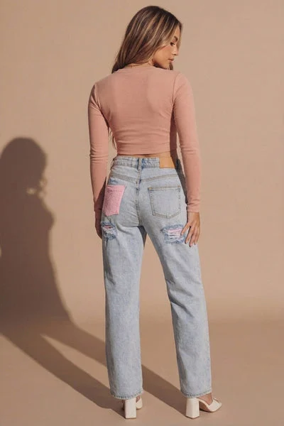 Light Wash Distressed Straight Leg Jeans With Pink Pocket Detail - Eynas