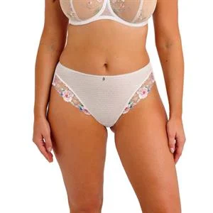 Lillia Thong