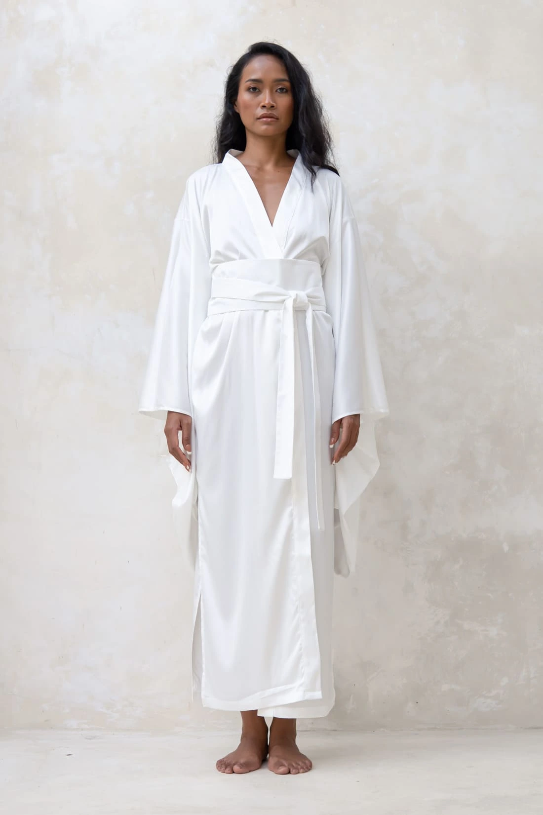 Long White Kimono Robe in Japanese Style