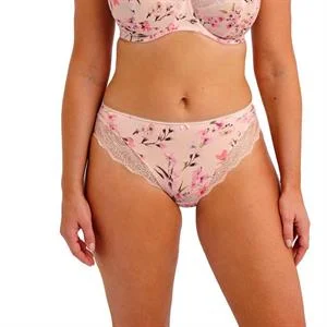 Lucia Brief