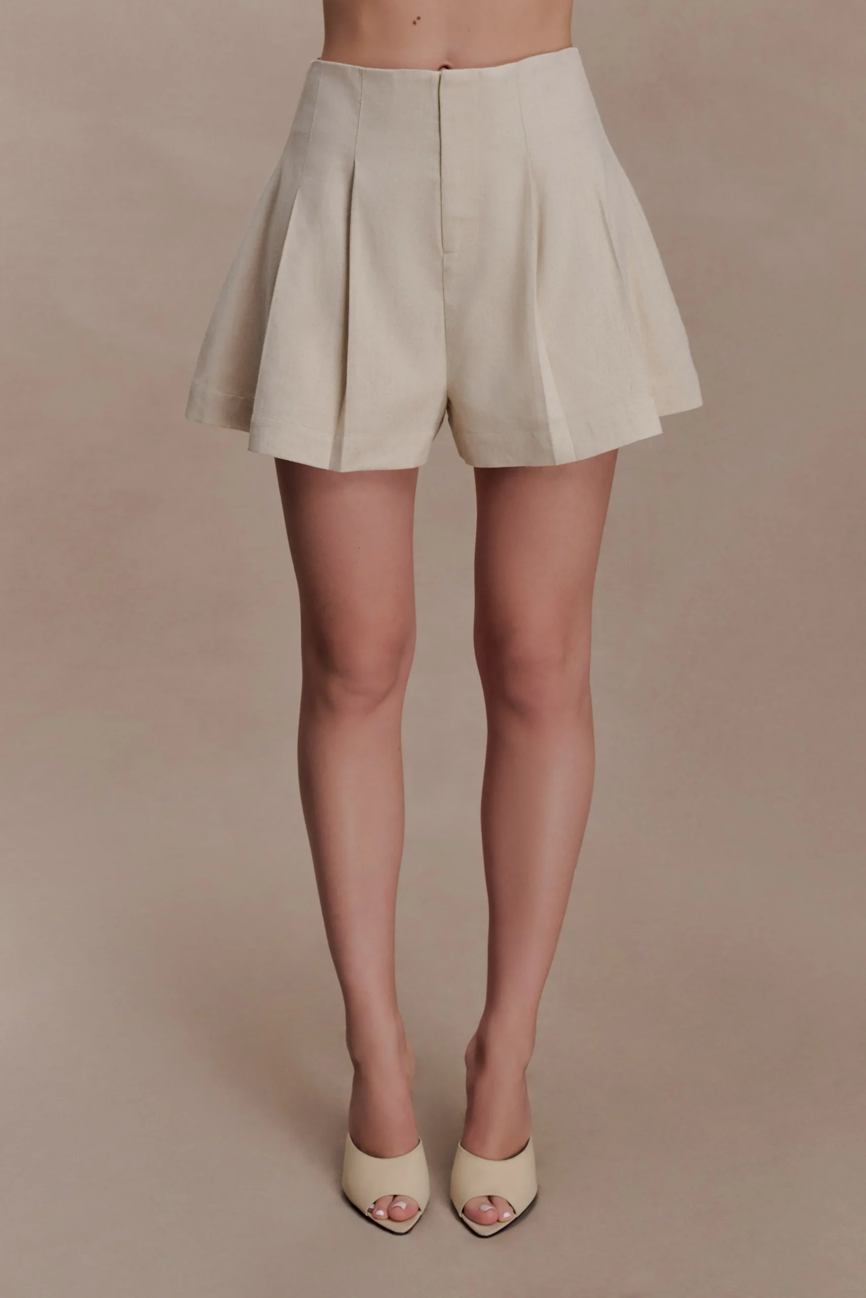 MartinePleated Linen Short - Natural