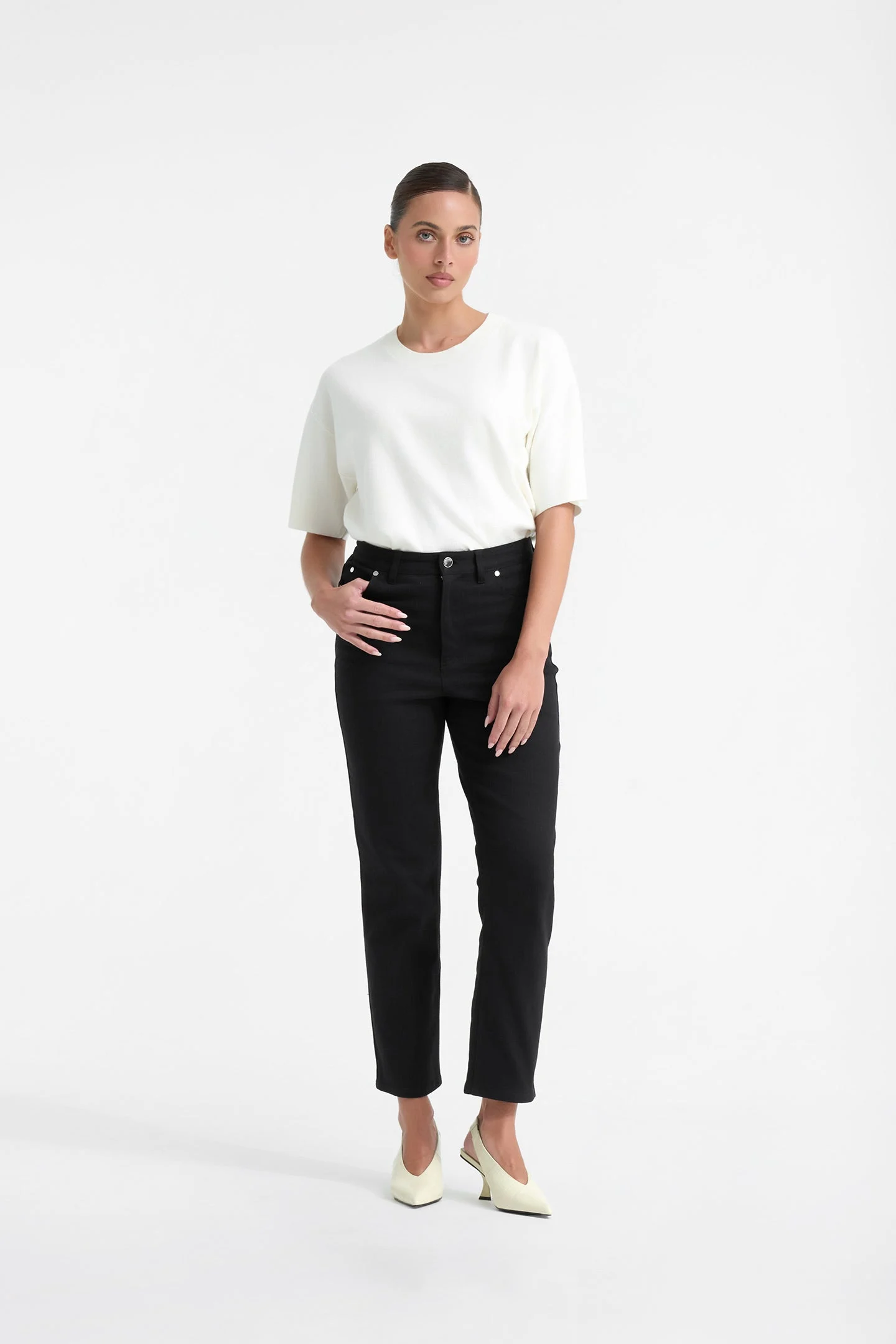 MID RISE CROP JEAN