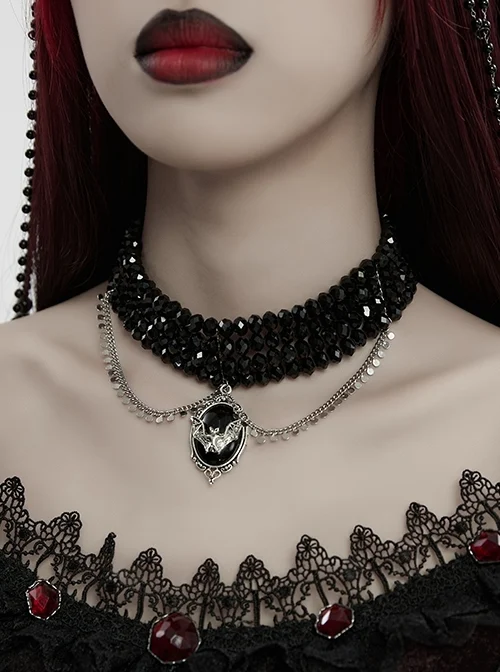 Noble Black And Silver Stacked Crystal Beads Front Center Three Dimensional Bat Pendant Gothic Style Exquisite Necklace