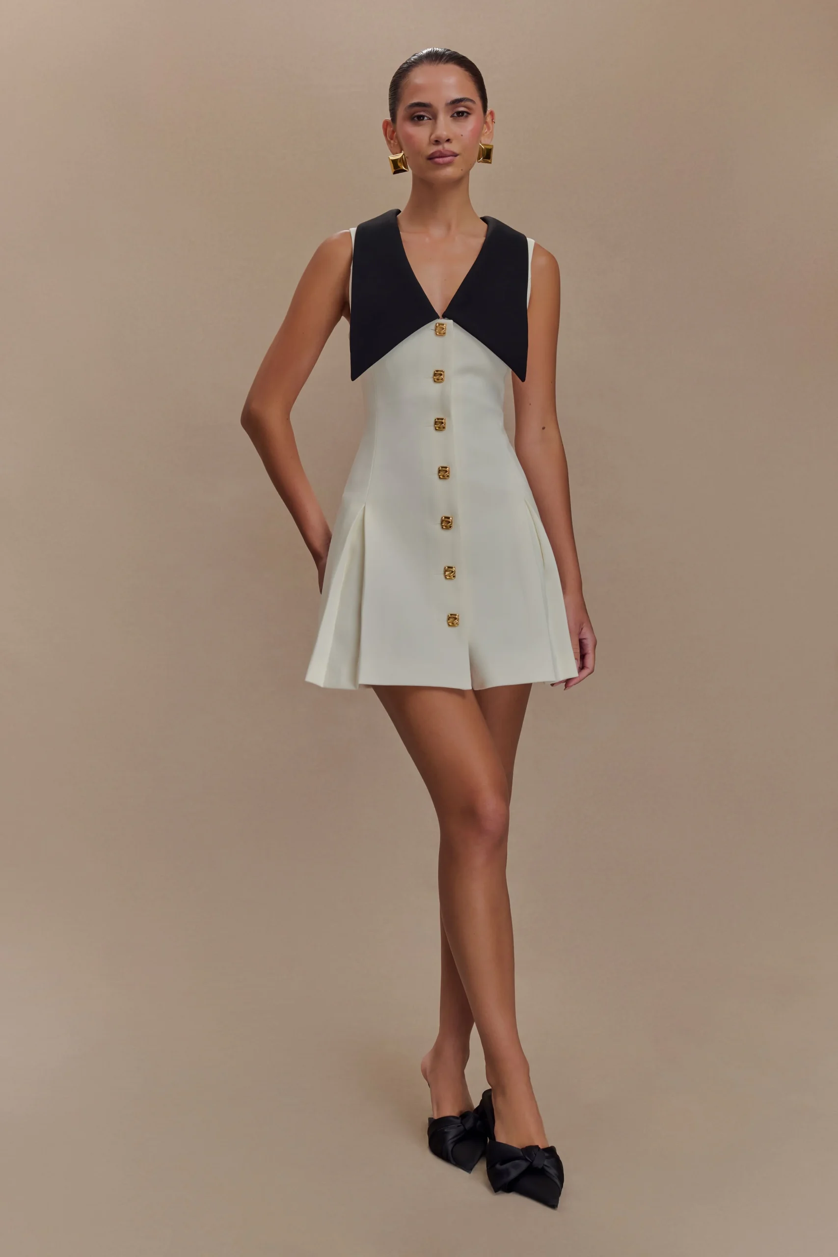 OliFINAL SALESleeveless Contrast Mini Dress - Ivory/Black