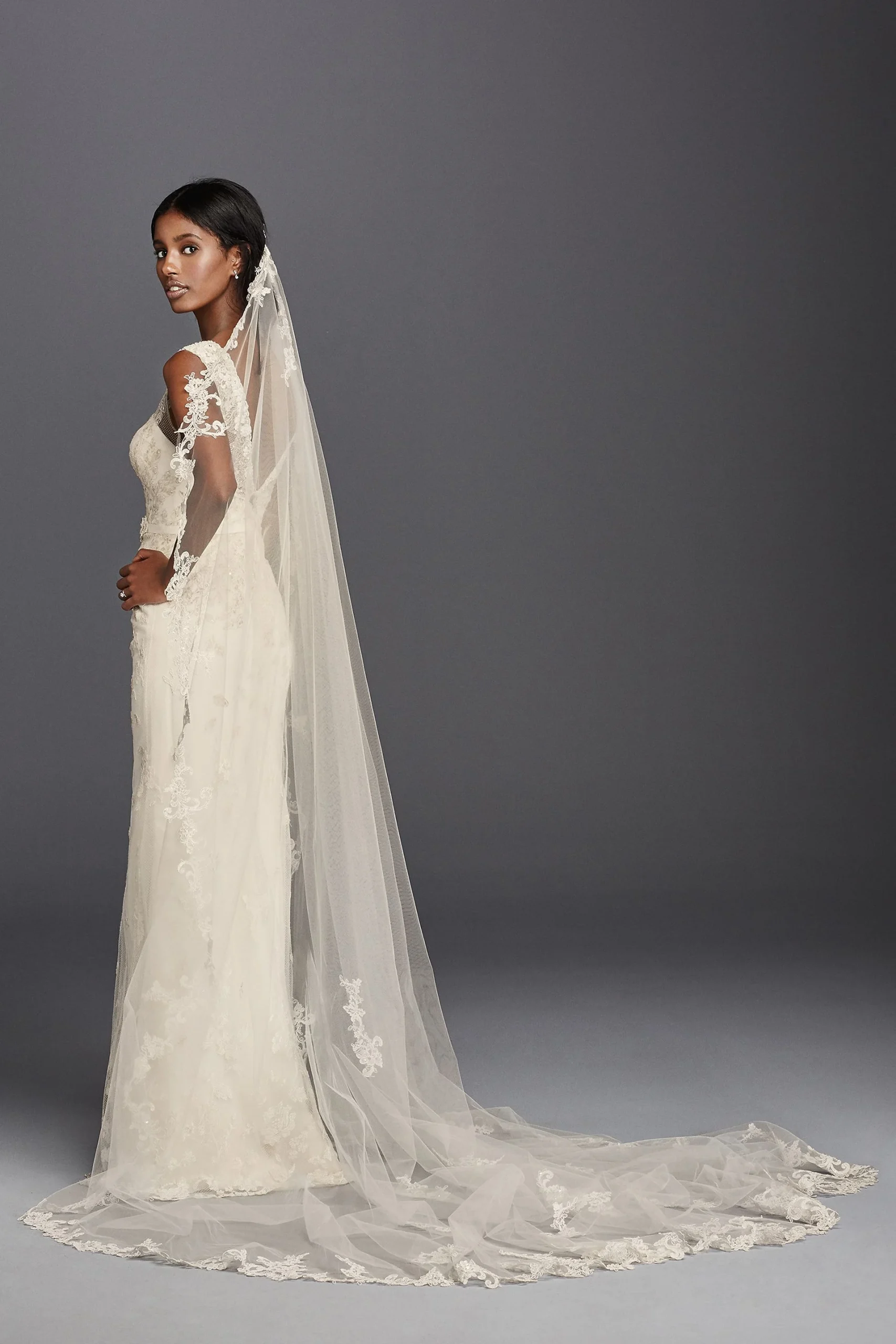 One Tier Cathedral Lace Applique Comb Veil