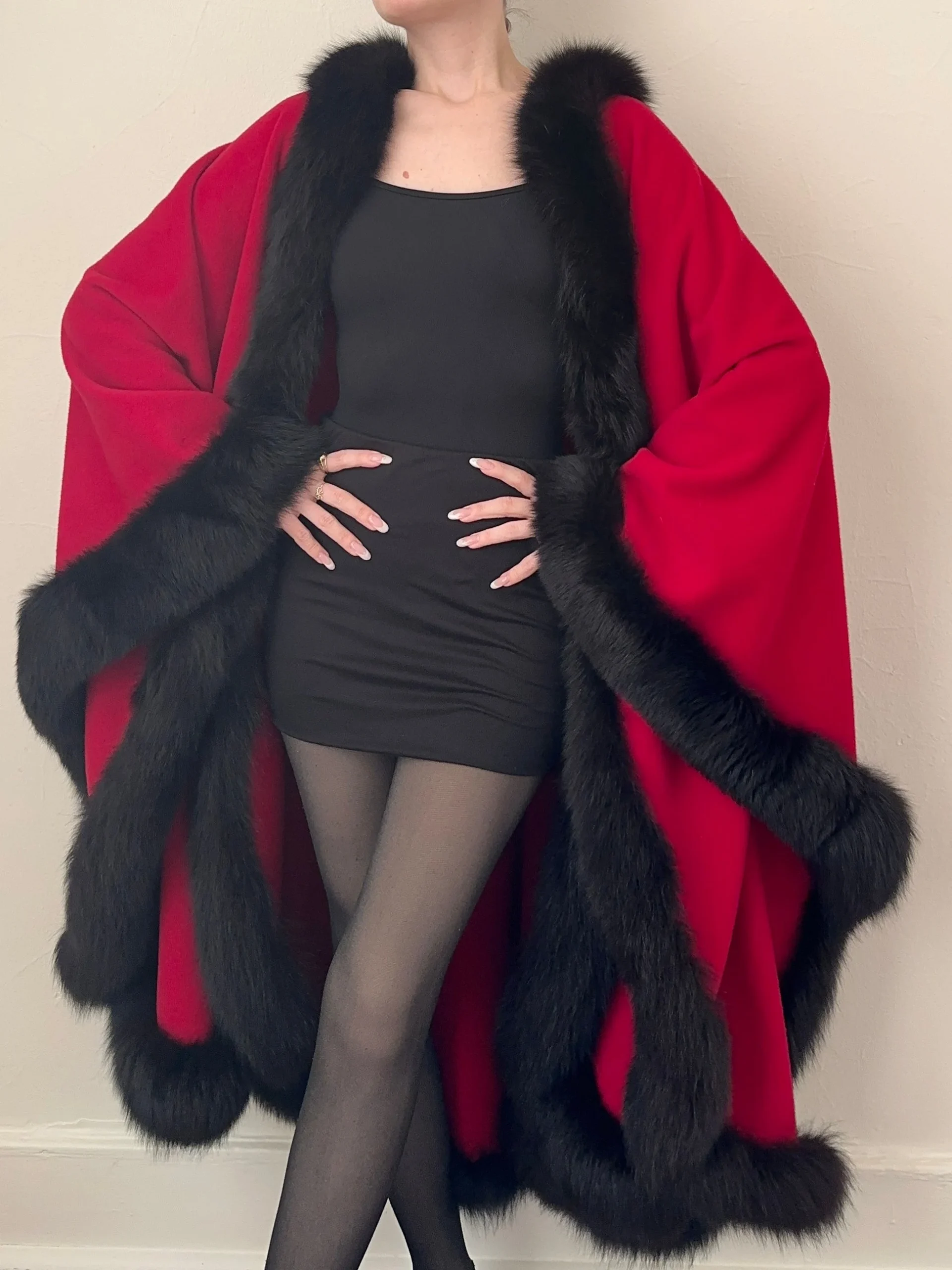 Parisian Red Wool Fur Trim Cape (M/L)