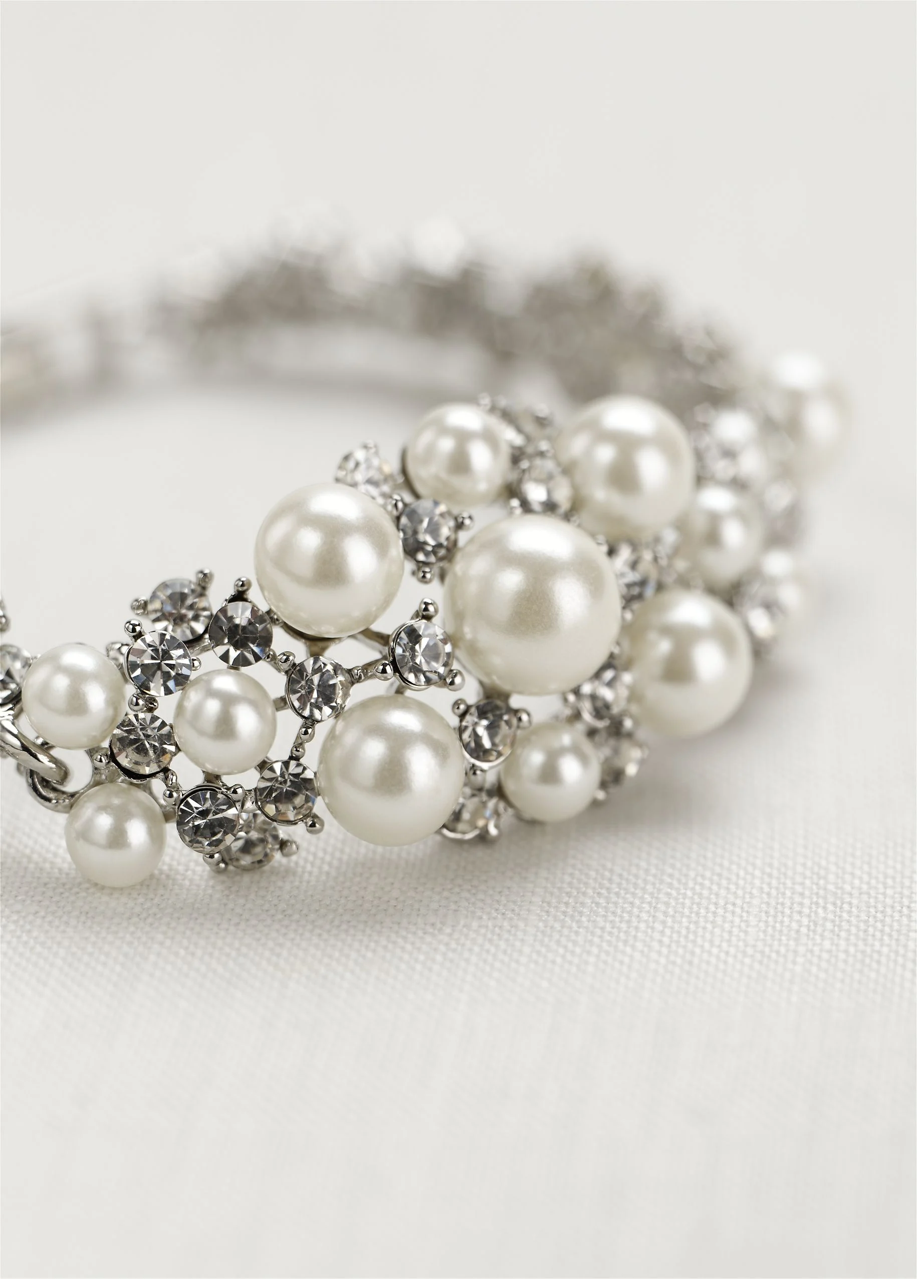 Pearl and Crystal Center Clasp Bracelet