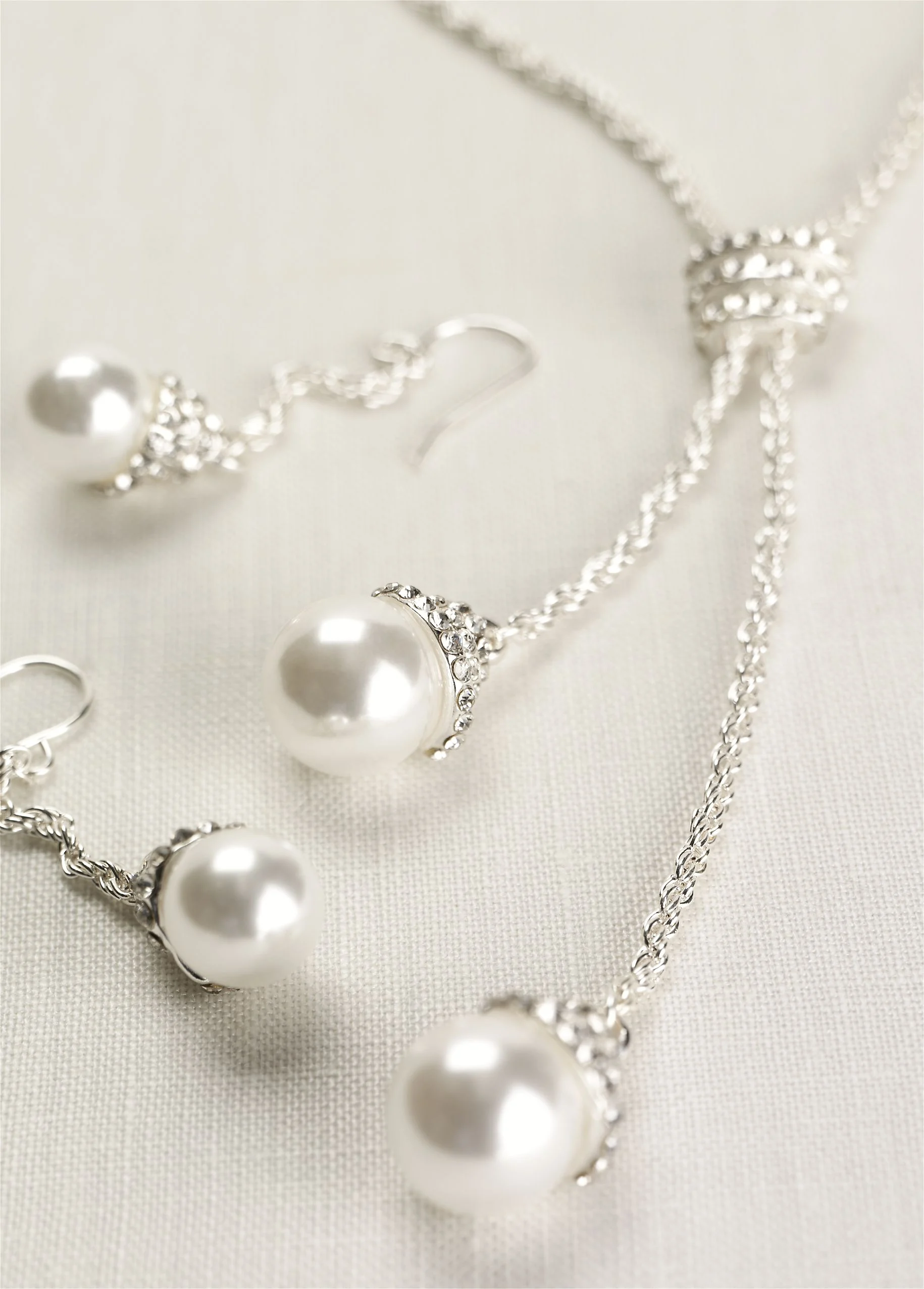 Pearl and Crystal Lariat Set