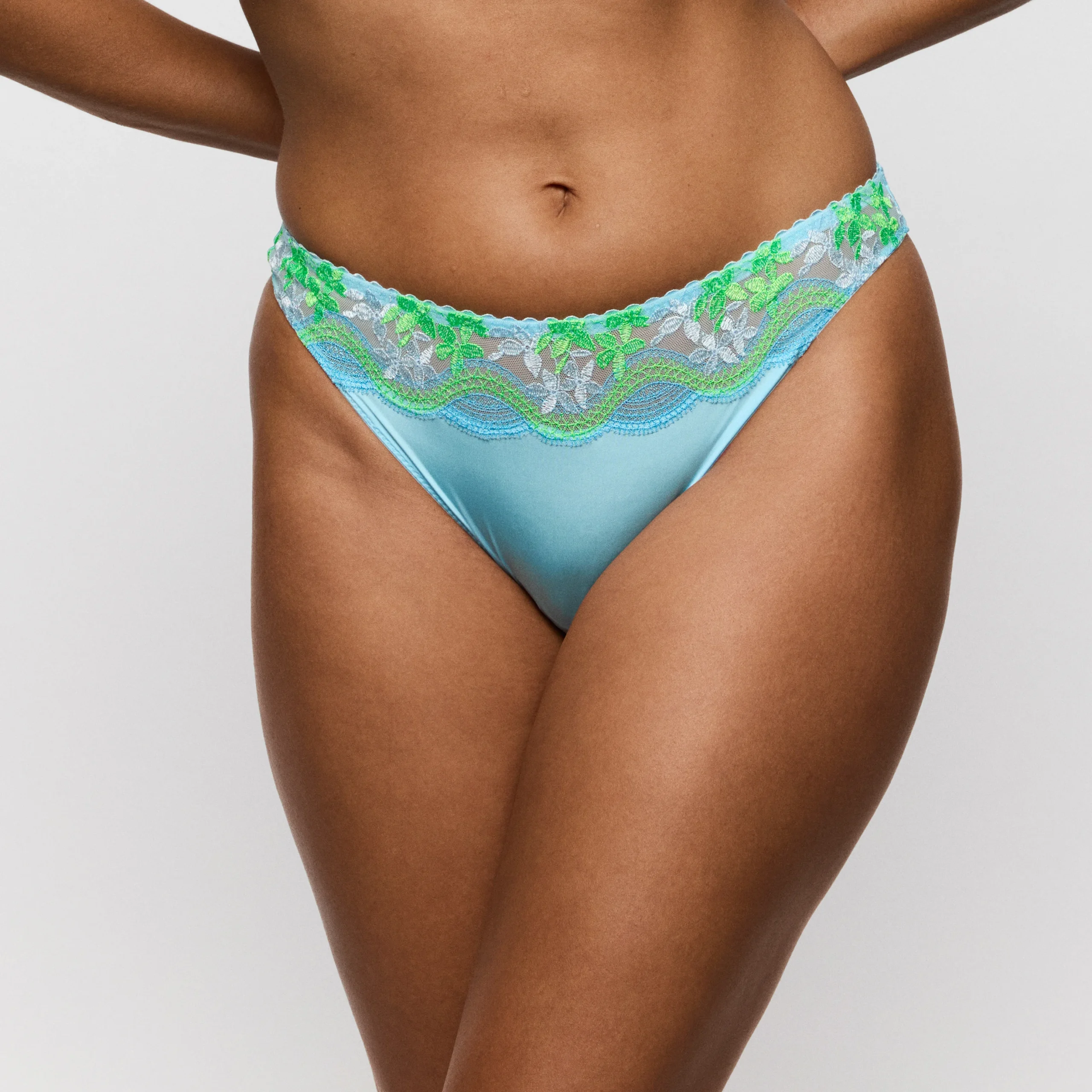 Primadonna Cala Luna String