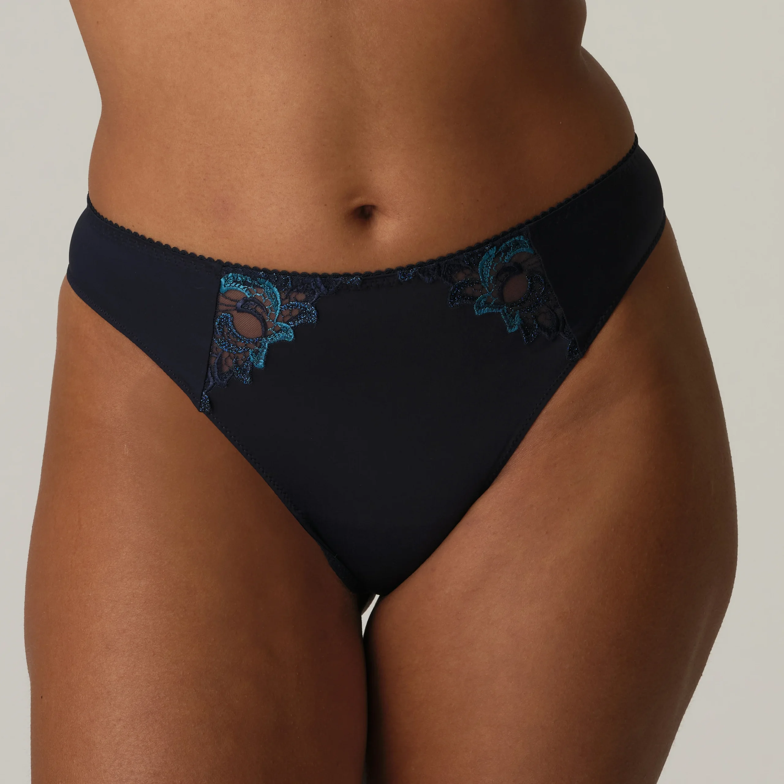 Primadonna Deauville String