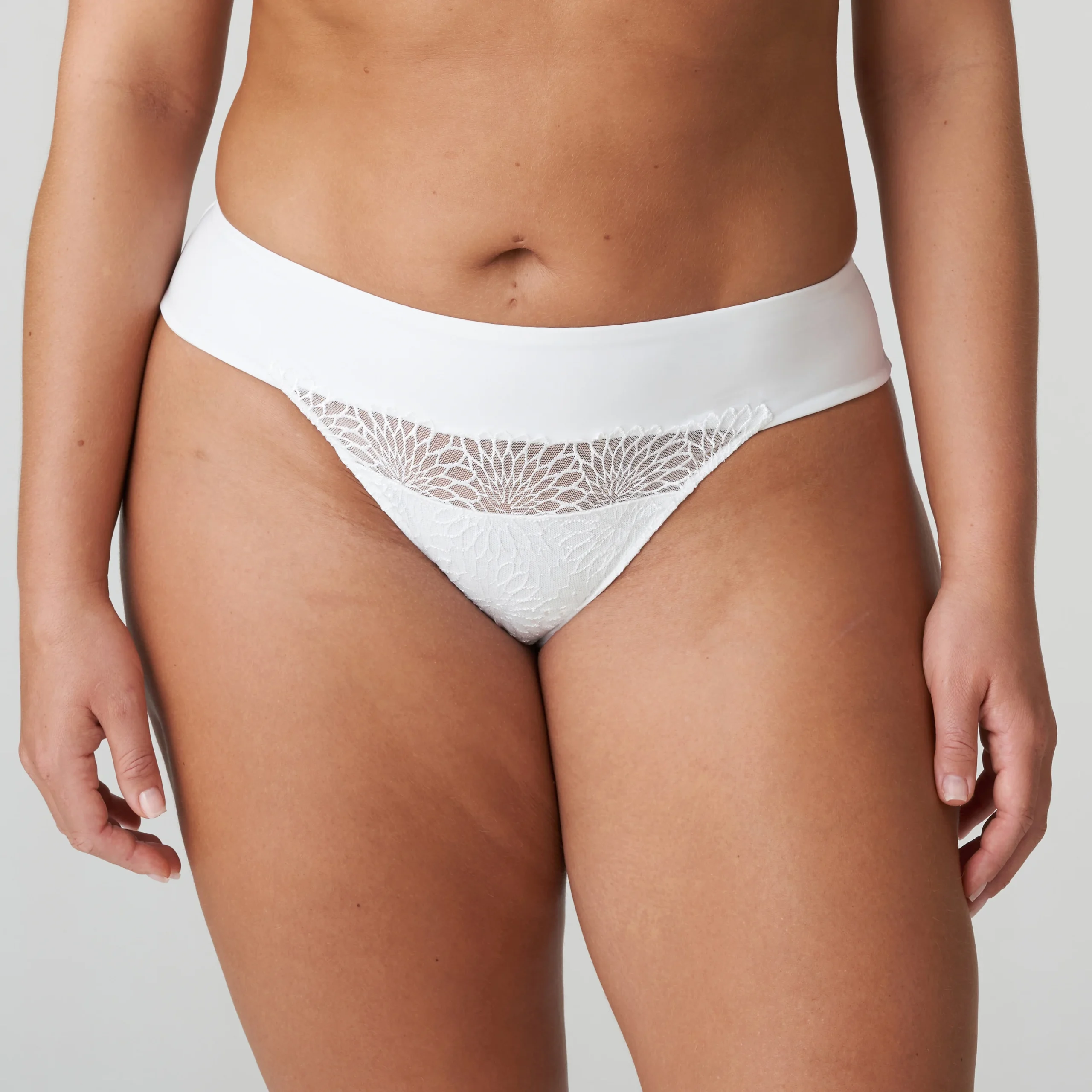 Primadonna Sophora String