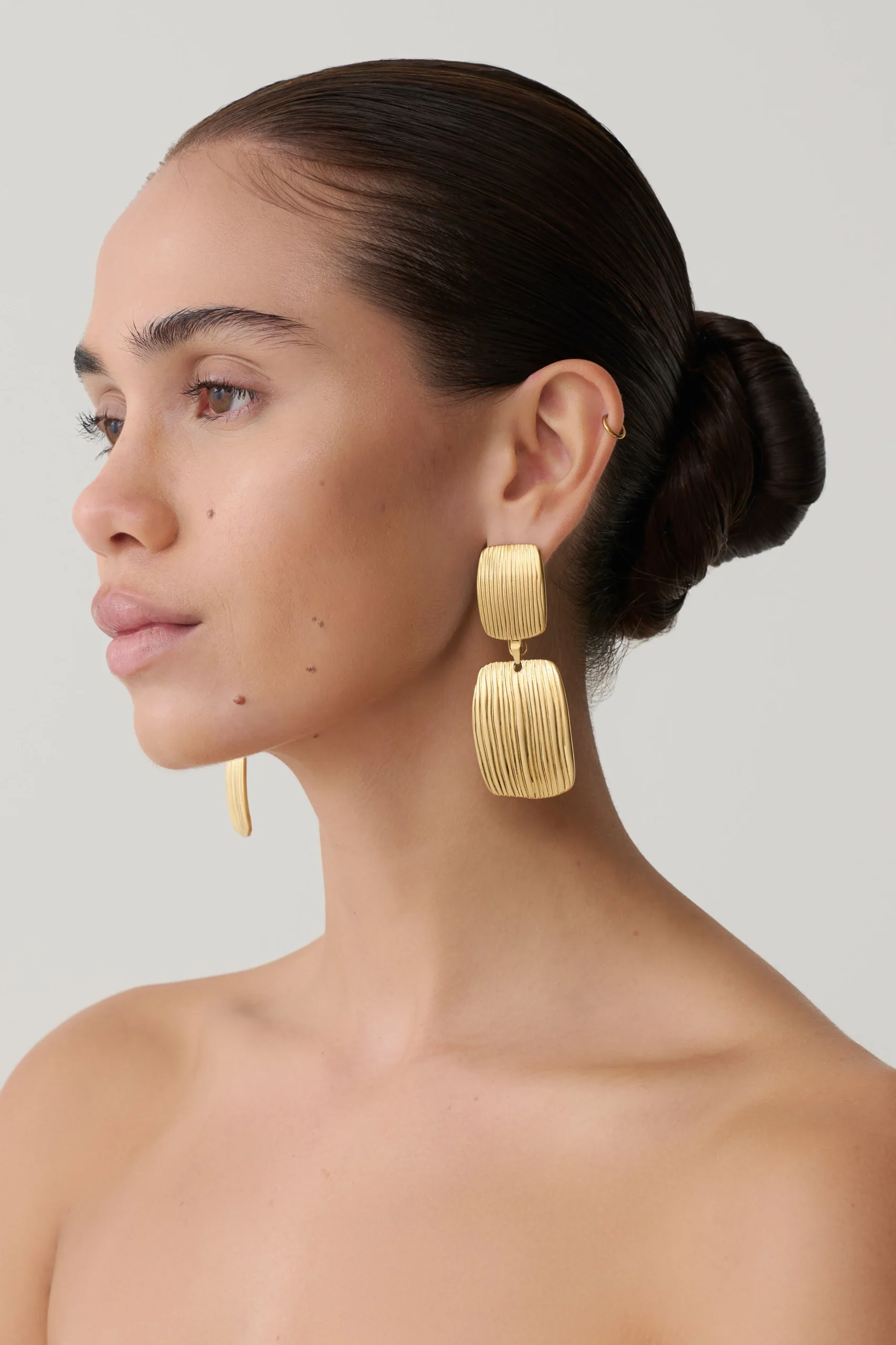 RuelleTextured Statement Drop Earrings - Gold