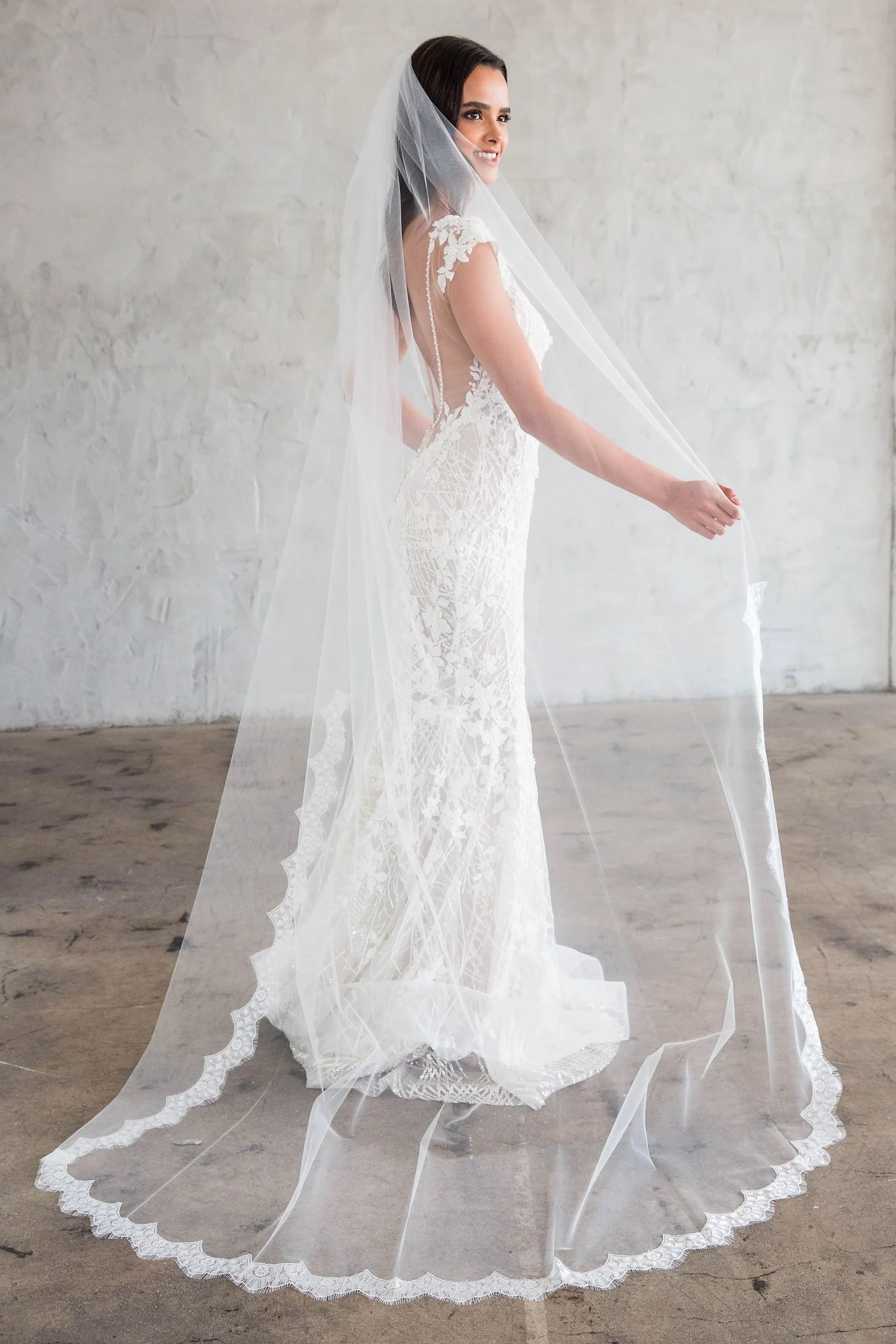 Scalloped Lace Tulle Chapel Veil