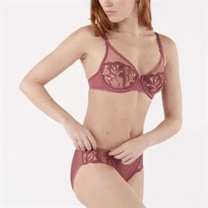 Sin UW Bra