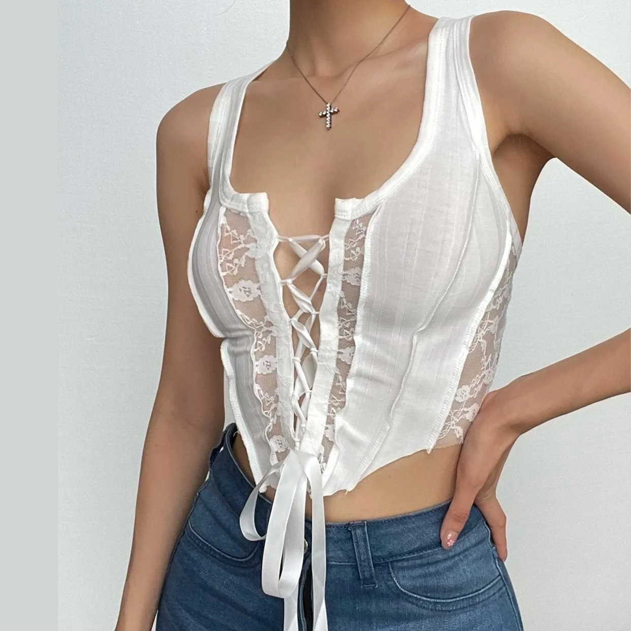 Stitch patchwork lace up sleeveless solid crop top