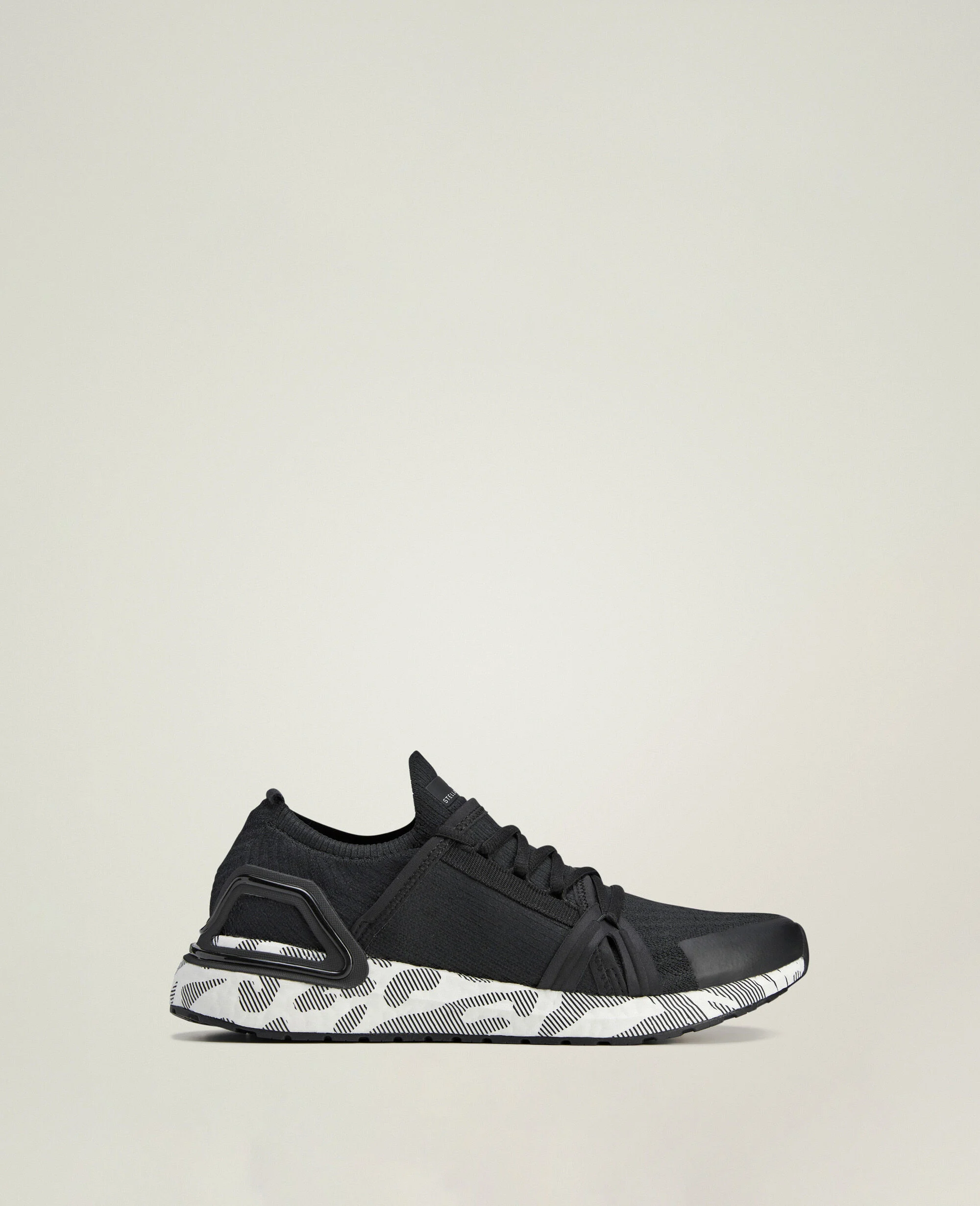 UltraBOOST DNA Running Trainers