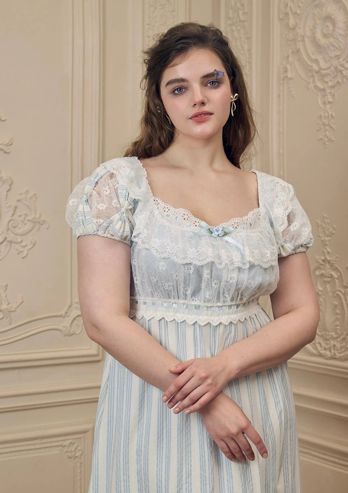 （US Exclusive）Curve & Plus "Matin de fenêtre fleurie" Dress