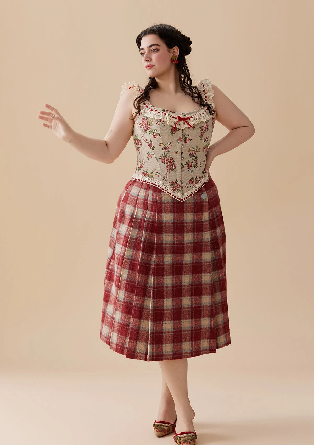 （US Exclusive）Curve & Plus Rosey Christmas Cottage Skirt