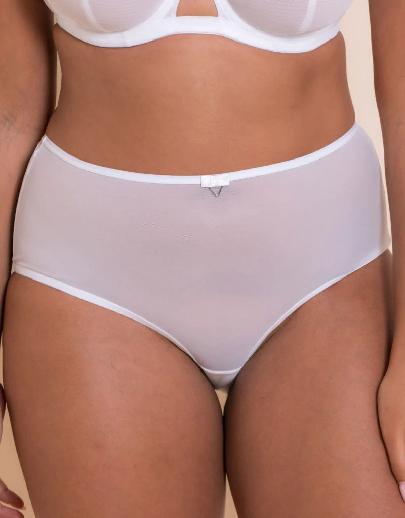 Victory Short White