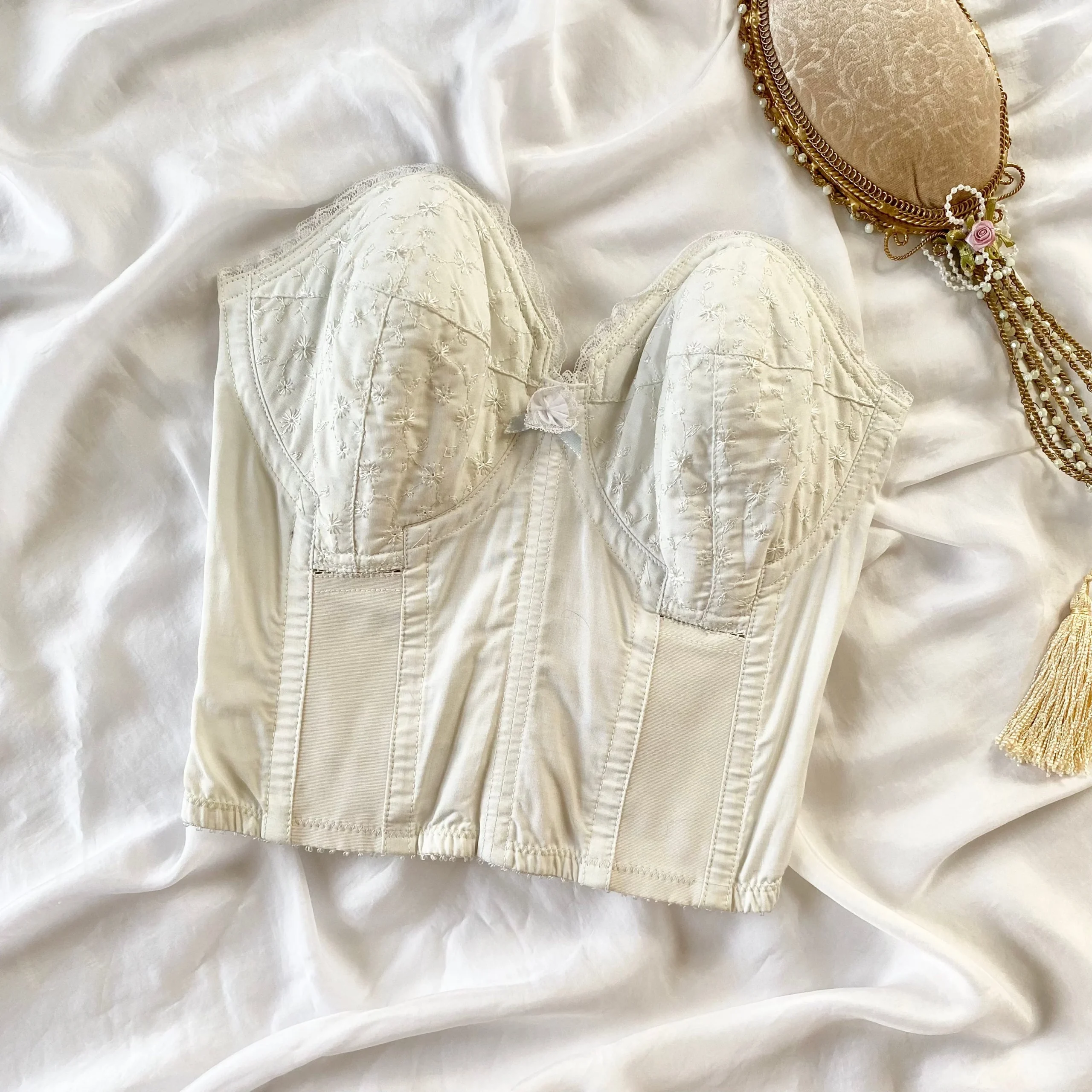 Vintage 1950s Embroidered Eyelet Bustier (32B)