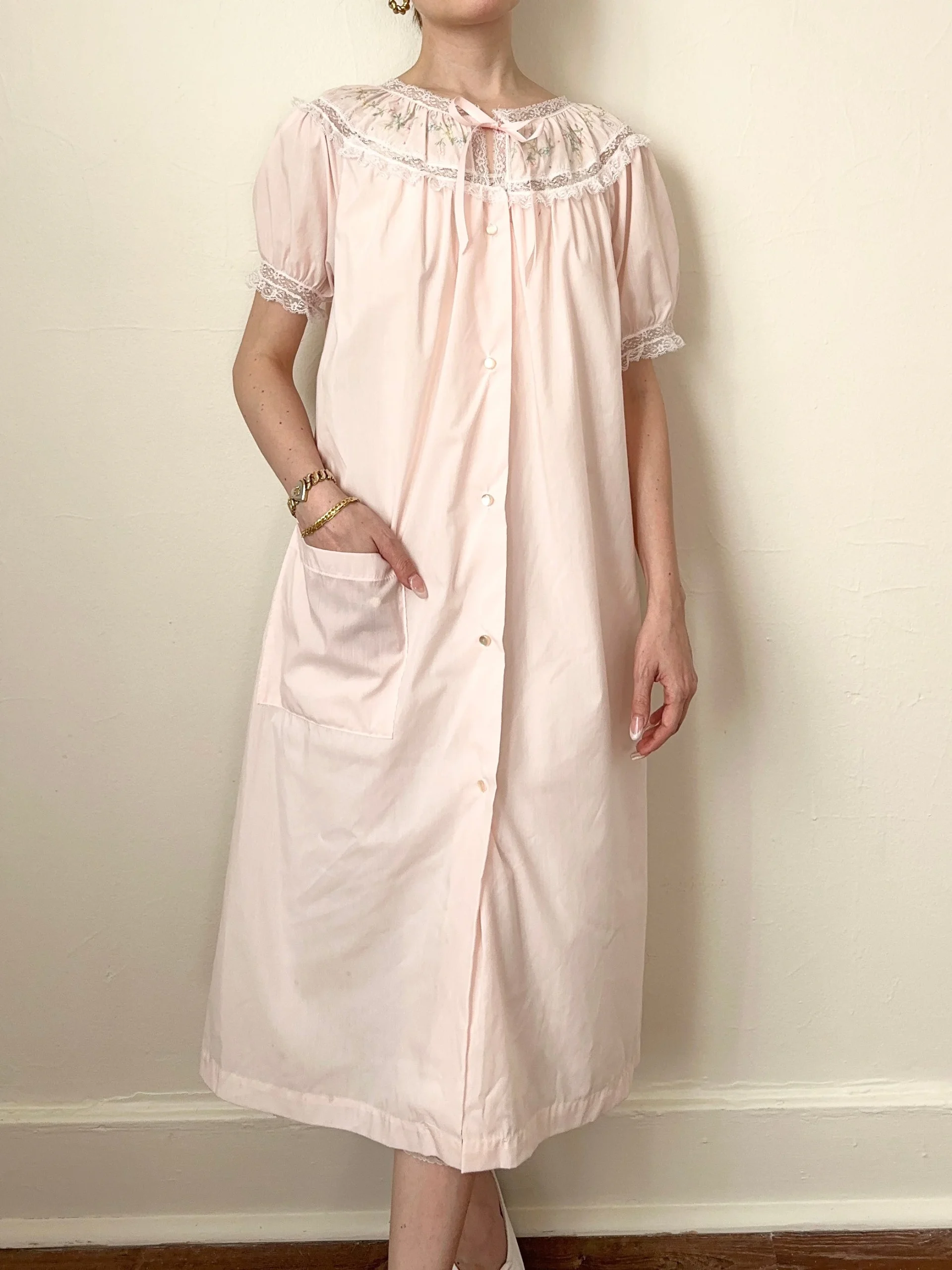 Vintage 70s Soft Pink Embroidered Bow Nightgown (S)